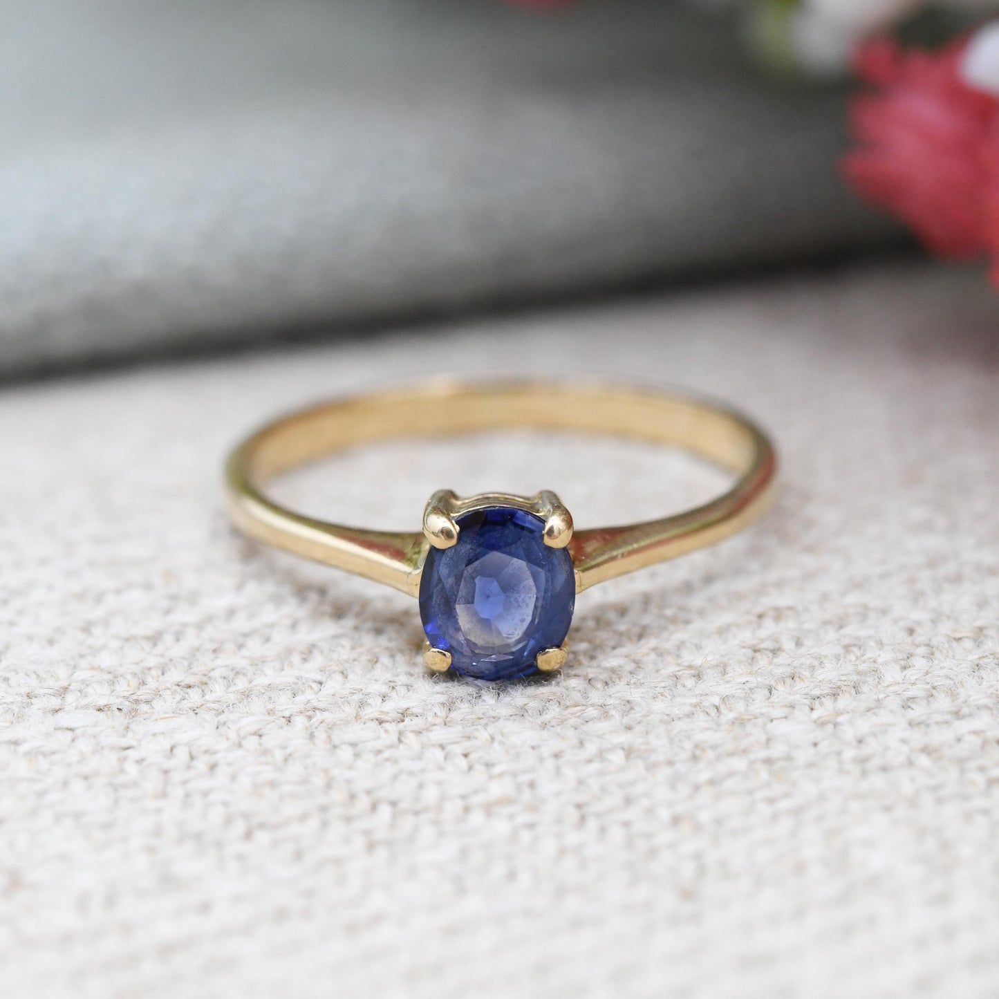 Vintage 18ct Gold Sapphire Solitaire Ring - Blue Gemstone Engagement Ring | September Birthstone Jewellery | UK Size - L | US Size - 5 3/4