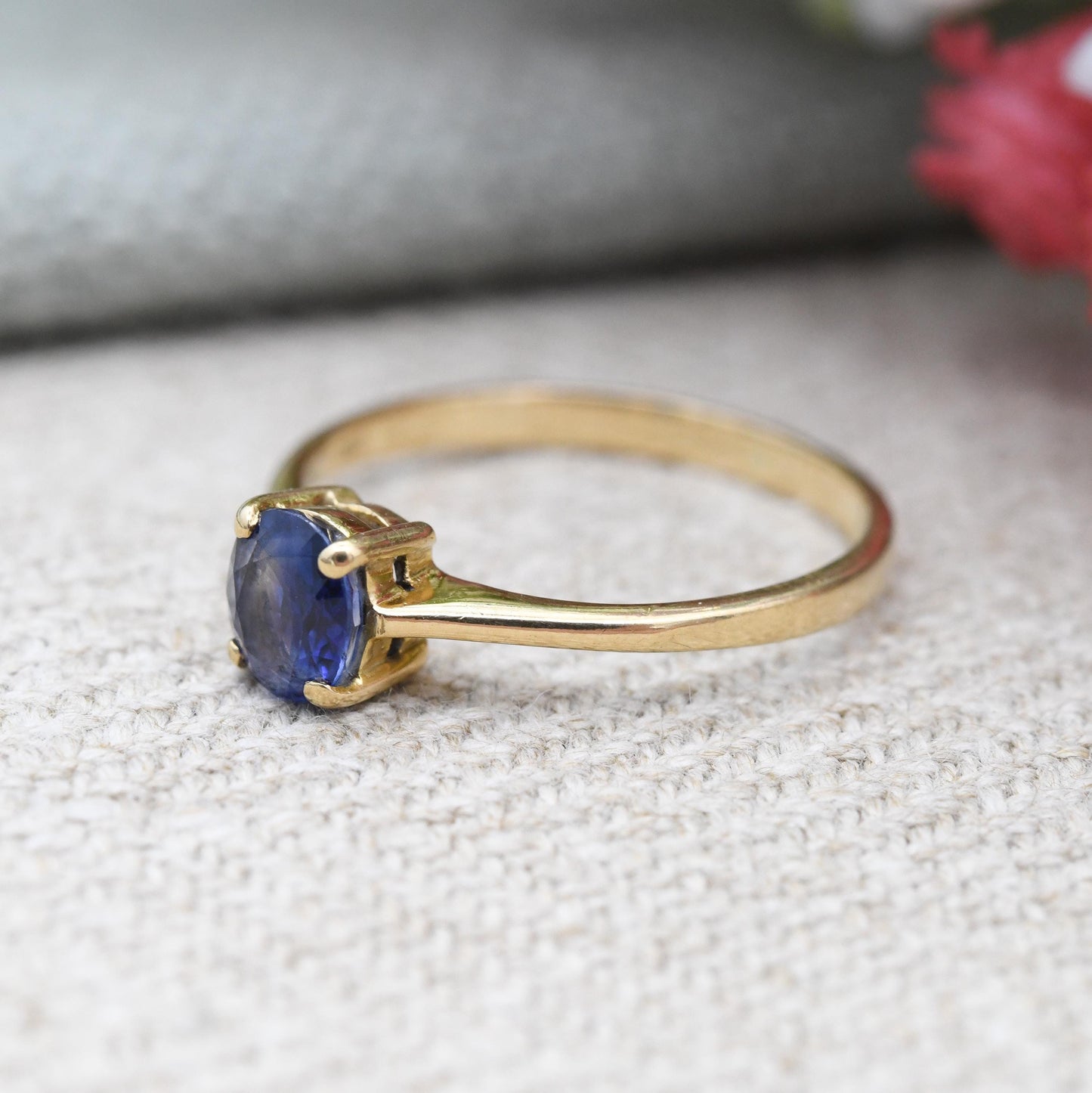 Vintage 18ct Gold Sapphire Solitaire Ring - Blue Gemstone Engagement Ring | September Birthstone Jewellery | UK Size - L | US Size - 5 3/4