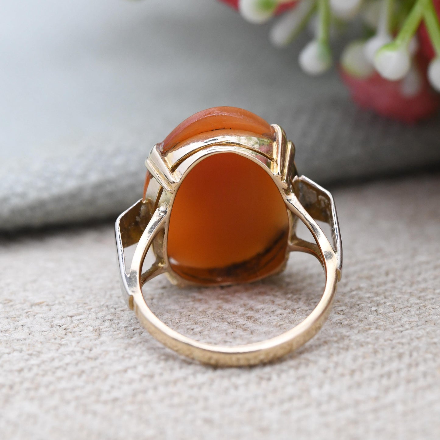 Vintage 9ct Gold Cameo Ring 1960 by W T Toghill WTT&Co - Oval Shell Portrait Face Profile Statement Ring | UK Size - G 1/2 | US Size - 3 1/2