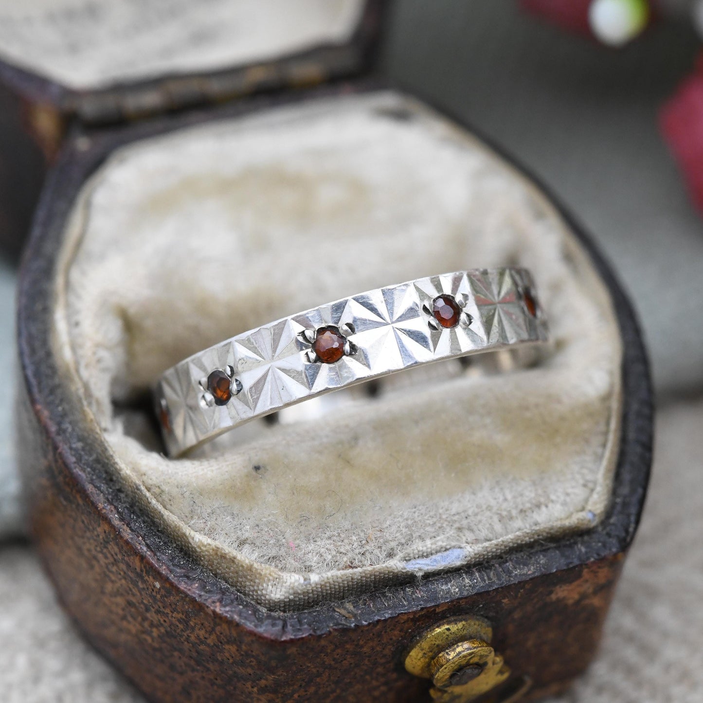 Vintage Sterling Silver Garnet Eternity Band Ring 1980 - Mid-Century Textured Band Stacking Ring | Diamond Cut | UK Size - L 1/2 US Size - 6