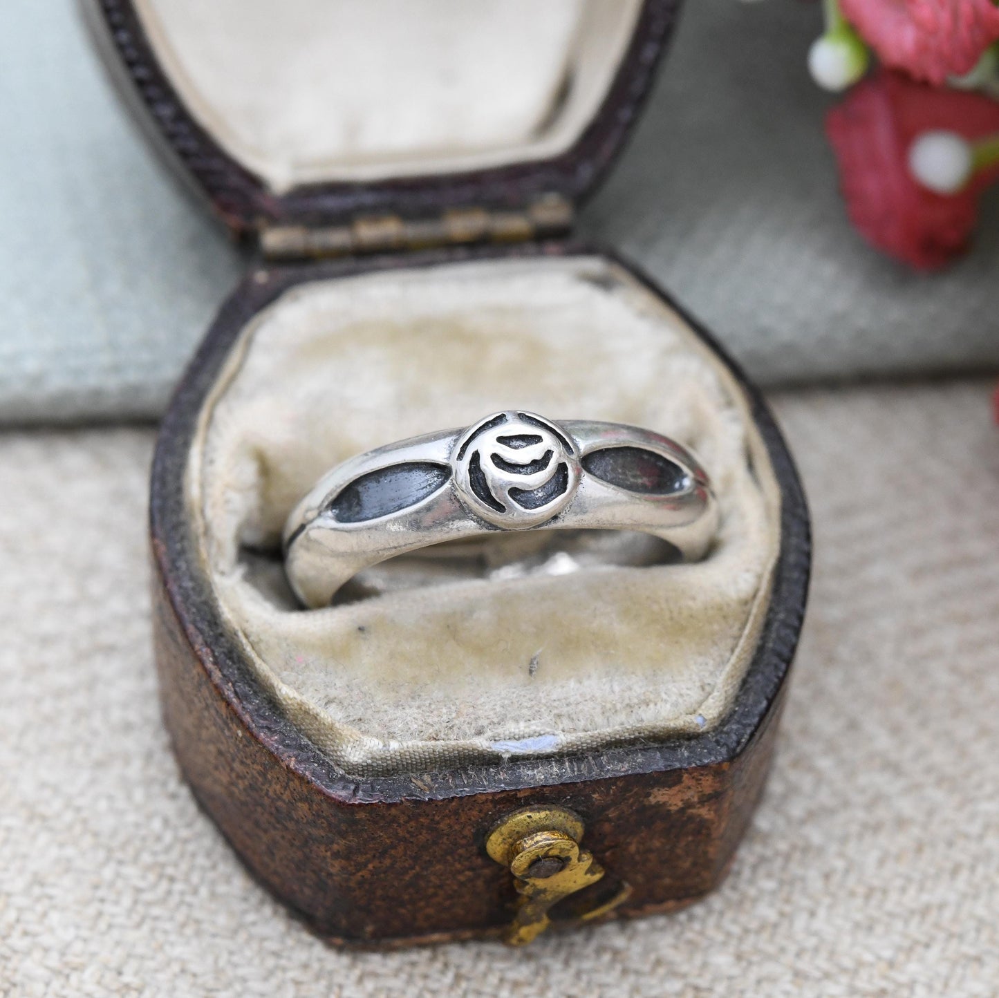 Vintage Sterling Silver Celtic Flower Band Ring by Kit Heath - Glasgow Rose Everyday Unisex Jewellery | UK Size - K 1/2 | US Size - 5 1/2