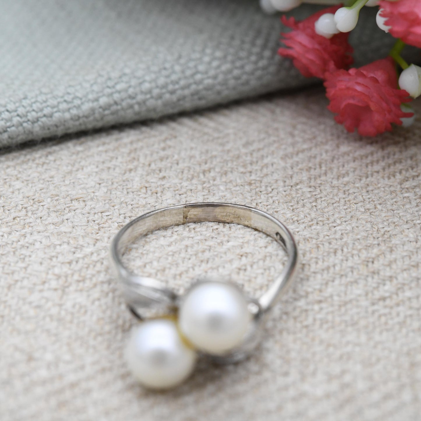 Vintage Silver Toi et Moi Pearl Ring - Large Double White Pearl Bypass Ring | Mid-Century Leaf Texture | UK Size - P | US Size - 7 3/4