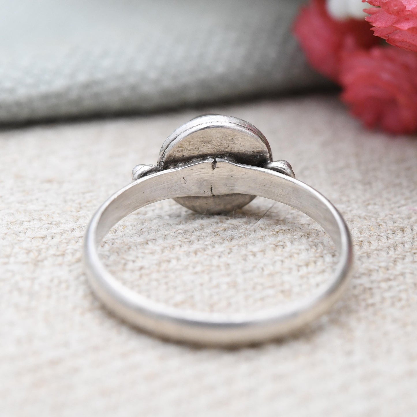 Vintage Sterling Silver Labradorite Ring - Minimal Design Ball Accent | Round Cabochon Stone Blue Flash | UK Size - Q 1/2 | US Size - 8 1/2