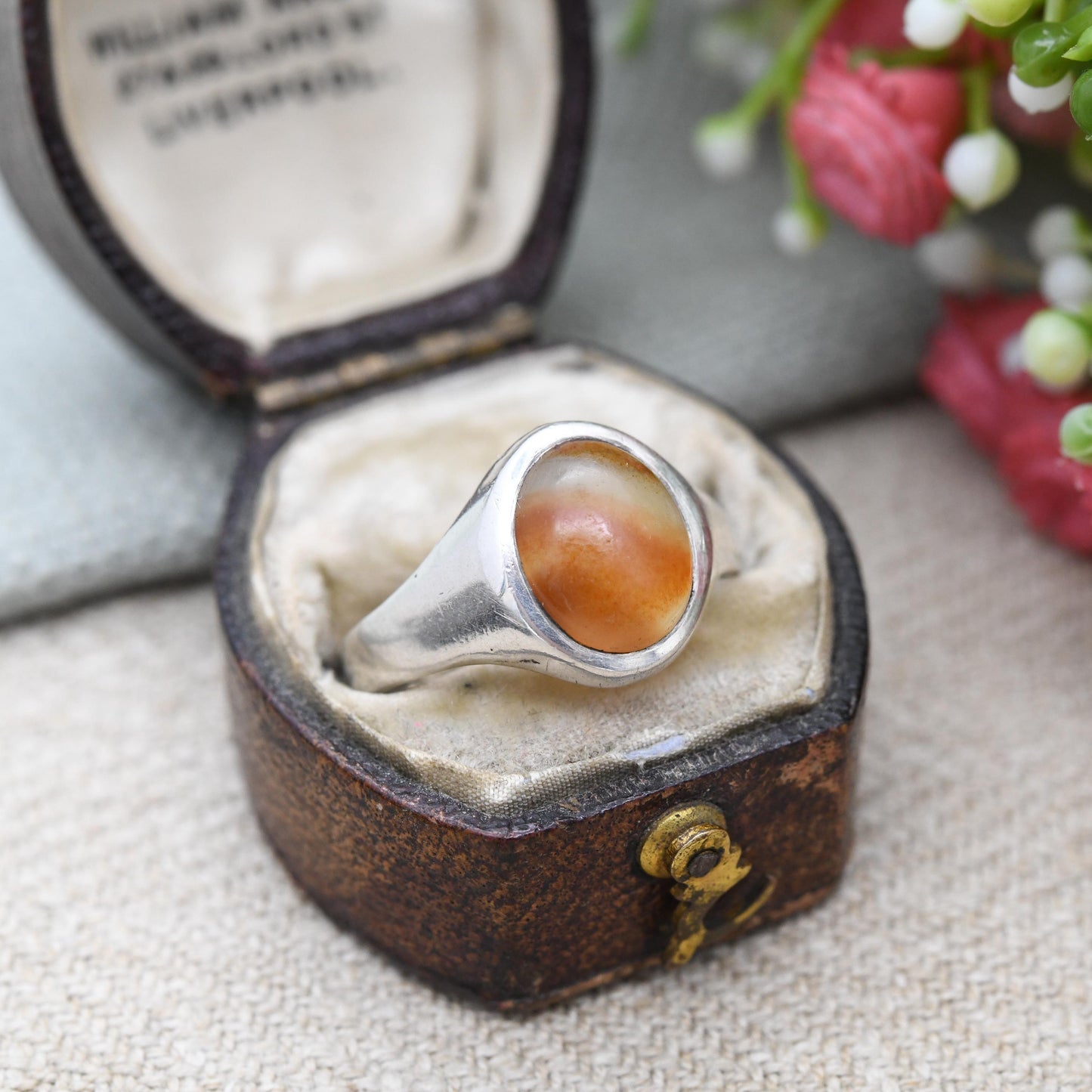 Vintage Sterling Silver Banded Agate Signet Ring - Cabochon Orange Gemstone | Unisex Jewellery Gift | UK Size - P | US Size - 7 3/4