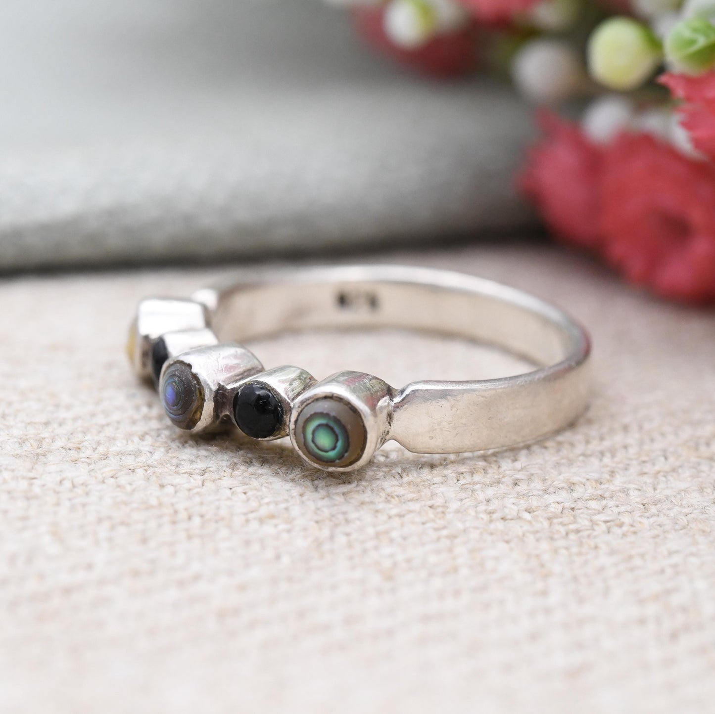 Vintage Sterling Silver Ring Abalone Shell and Black Onyx Ball Design - Pearlescent Peacock Colours Spiral | UK Size - R | US Size - 8 3/4