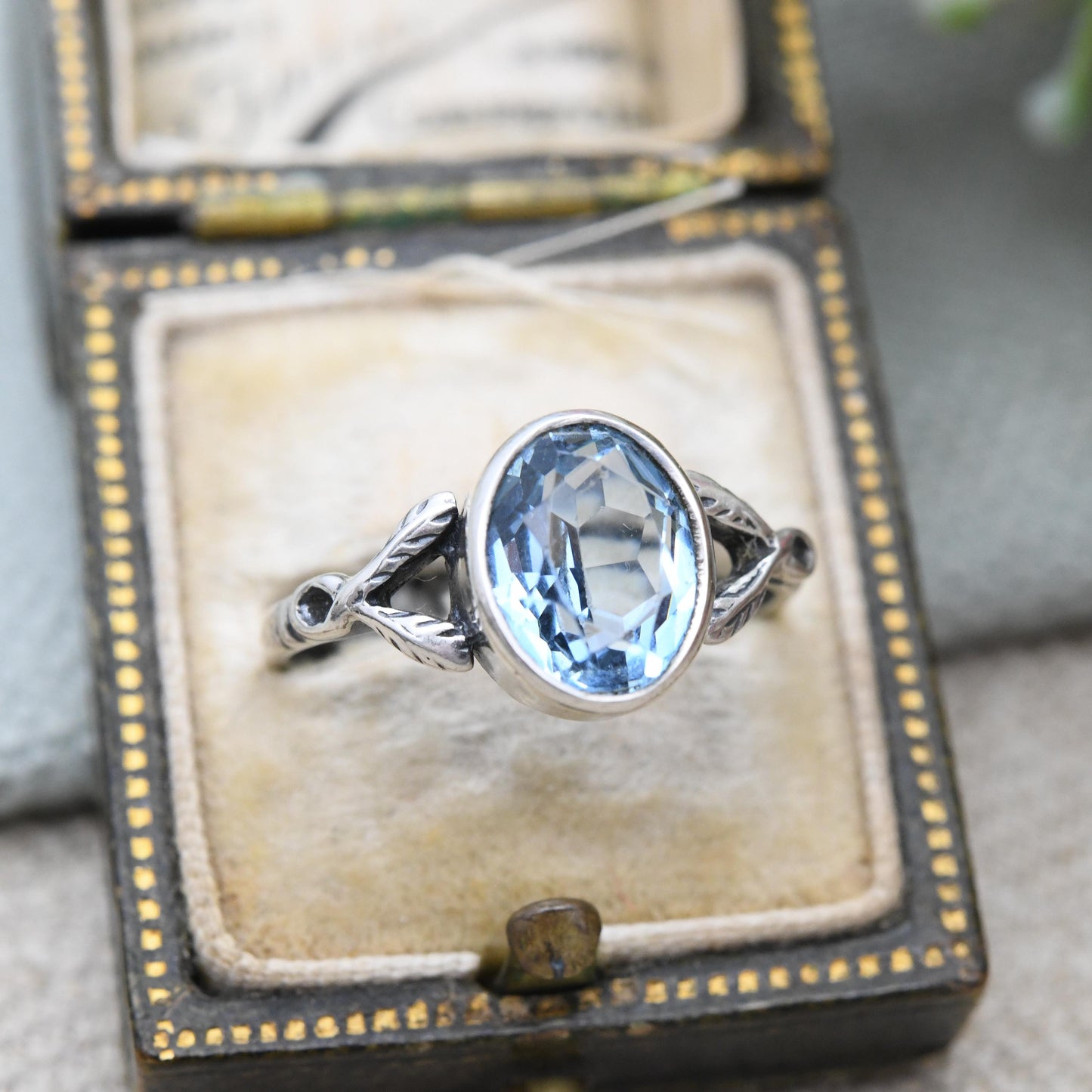 Vintage Sterling Silver Ring with Leaf Setting Blue Gemstone - Pretty Mid-Century Gemstone Nature Theme | UK Size - P 1/2 | US Size - 7 3/4