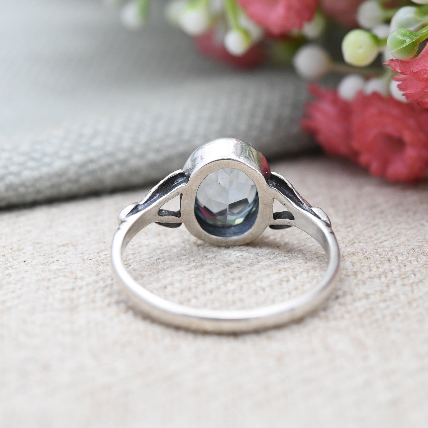 Vintage Sterling Silver Ring with Leaf Setting Blue Gemstone - Pretty Mid-Century Gemstone Nature Theme | UK Size - P 1/2 | US Size - 7 3/4