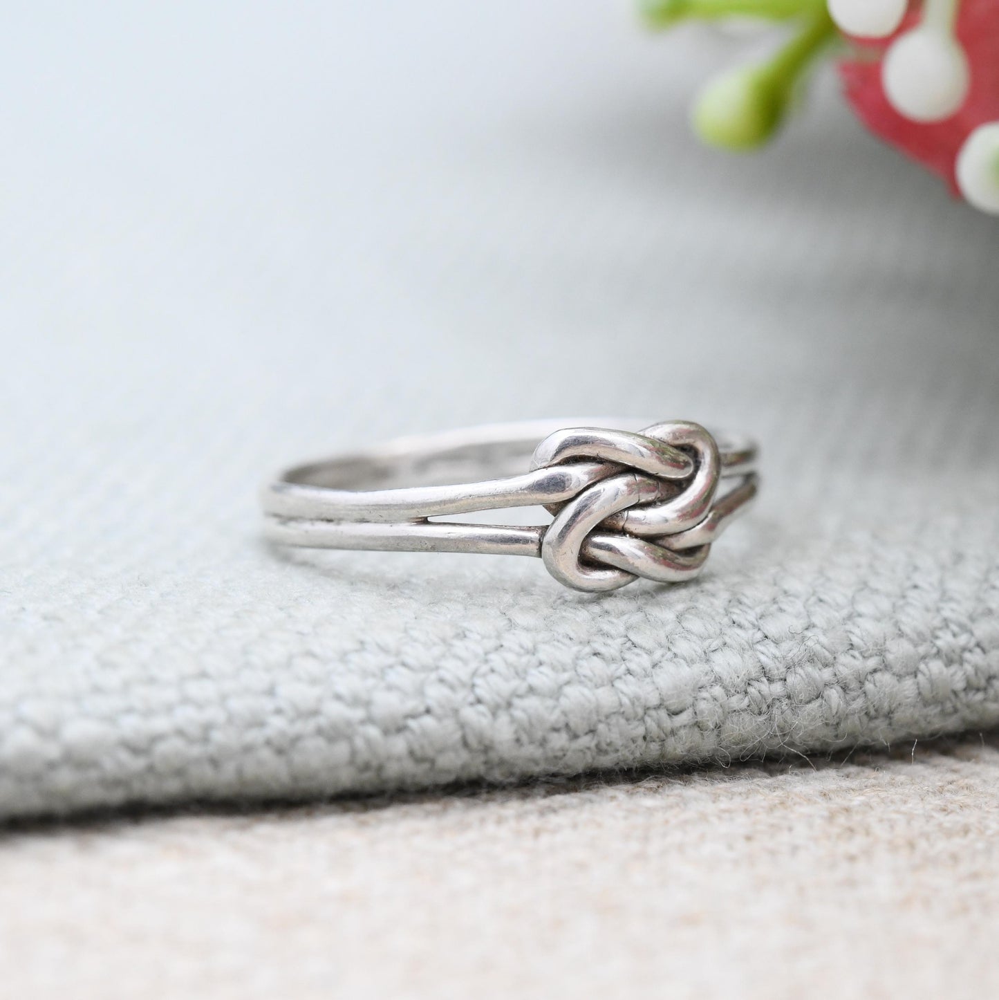Vintage Sterling Silver Knot Ring - Minimalist Unisex Twisted Band Pretzel Design | UK Size - N | US Size - 6 3/4