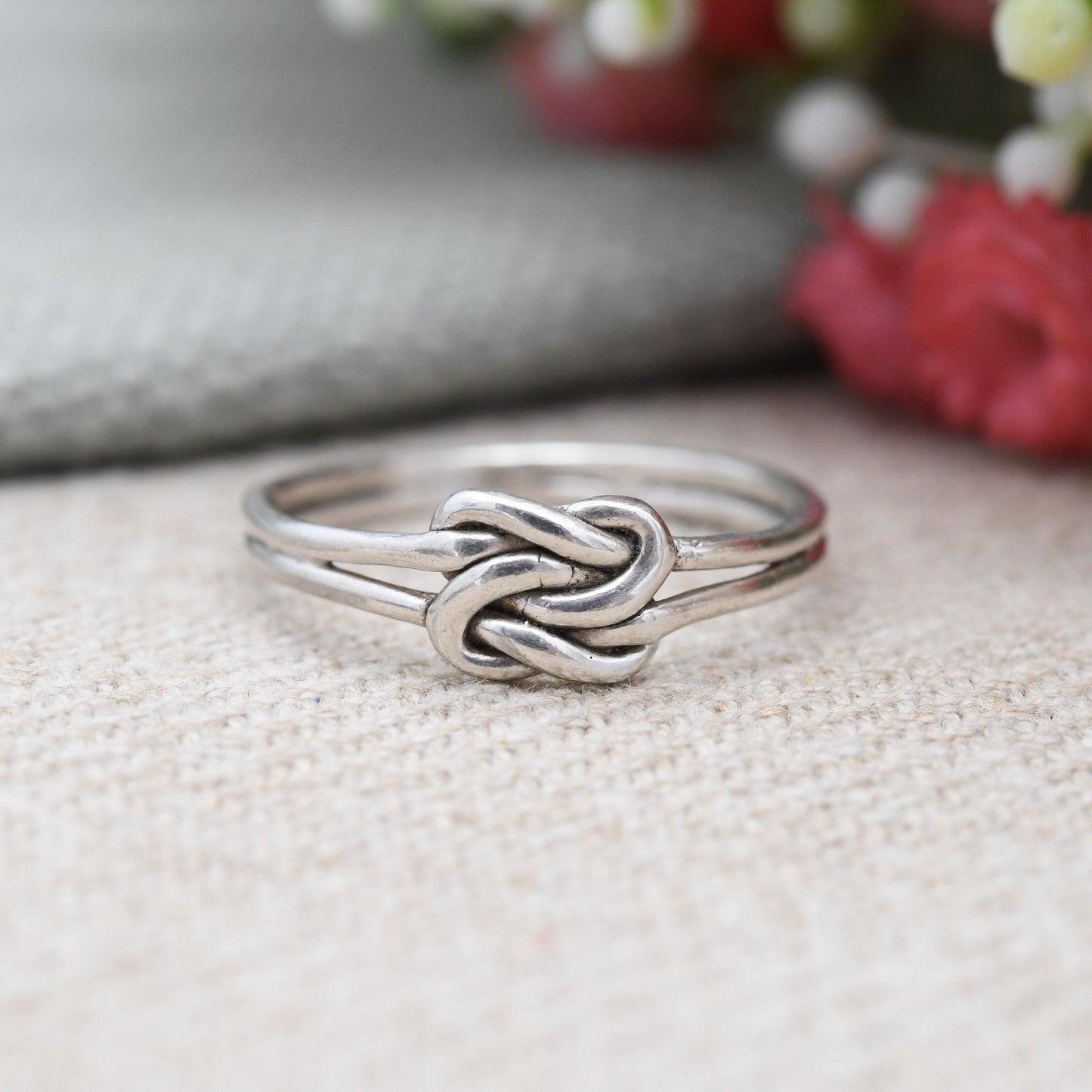 Vintage Sterling Silver Knot Ring - Minimalist Unisex Twisted Band Pretzel Design | UK Size - N | US Size - 6 3/4