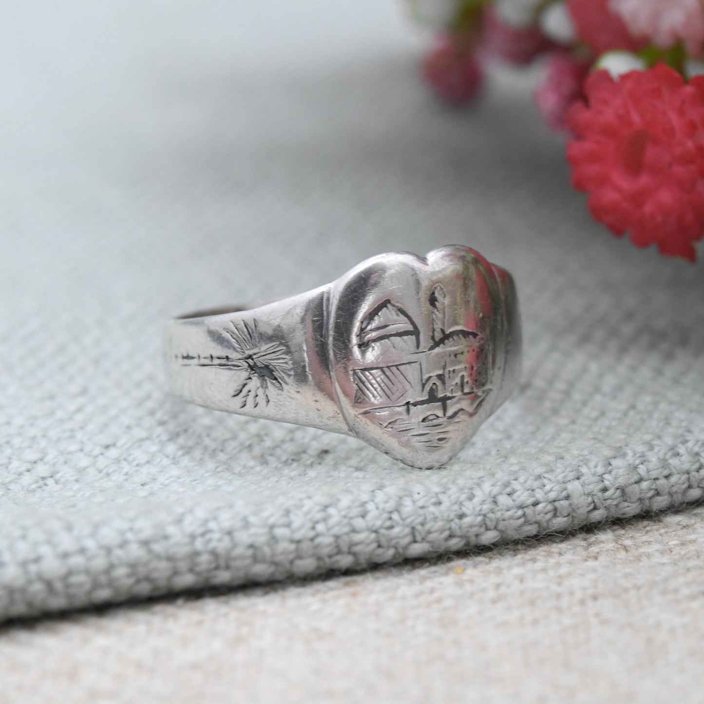 Vintage Silver Heart Signet Ring Desert Scene and Palm Trees - WWII Era Trench Art Military Souvenir Jewellery | UK Size - R US Size - 8 3/4