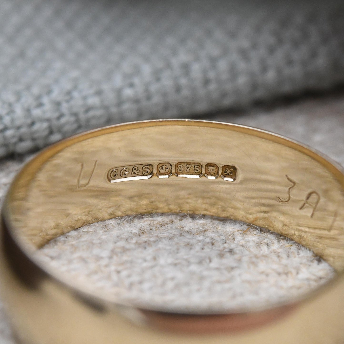 Vintage Solid 9ct Gold Band Ring 1997 - Unisex Minimal Jewellery Solid Yellow Gold Wedding Band Wide Band | UK Size - U | US Size - 10