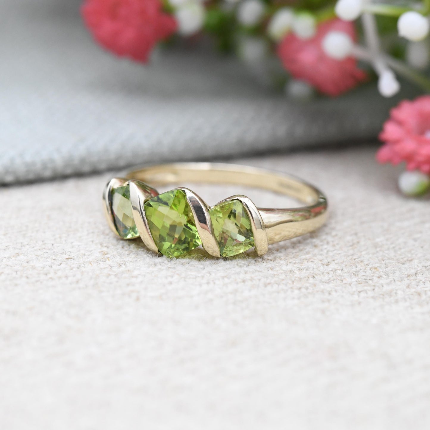 9ct Gold Peridot Three Stone Ring Twisted Bar Set - Square 3 Stone Green Gemstone Jewellery Gift for Her | UK Size - U 1/2 US Size - 10 1/4