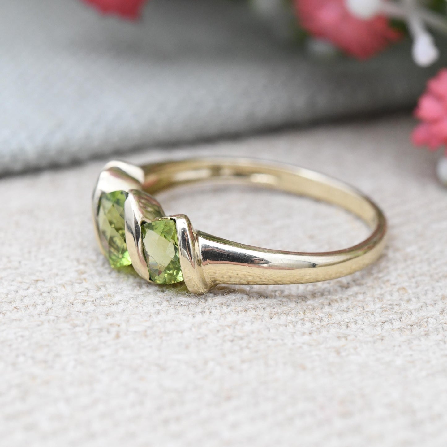 9ct Gold Peridot Three Stone Ring Twisted Bar Set - Square 3 Stone Green Gemstone Jewellery Gift for Her | UK Size - U 1/2 US Size - 10 1/4