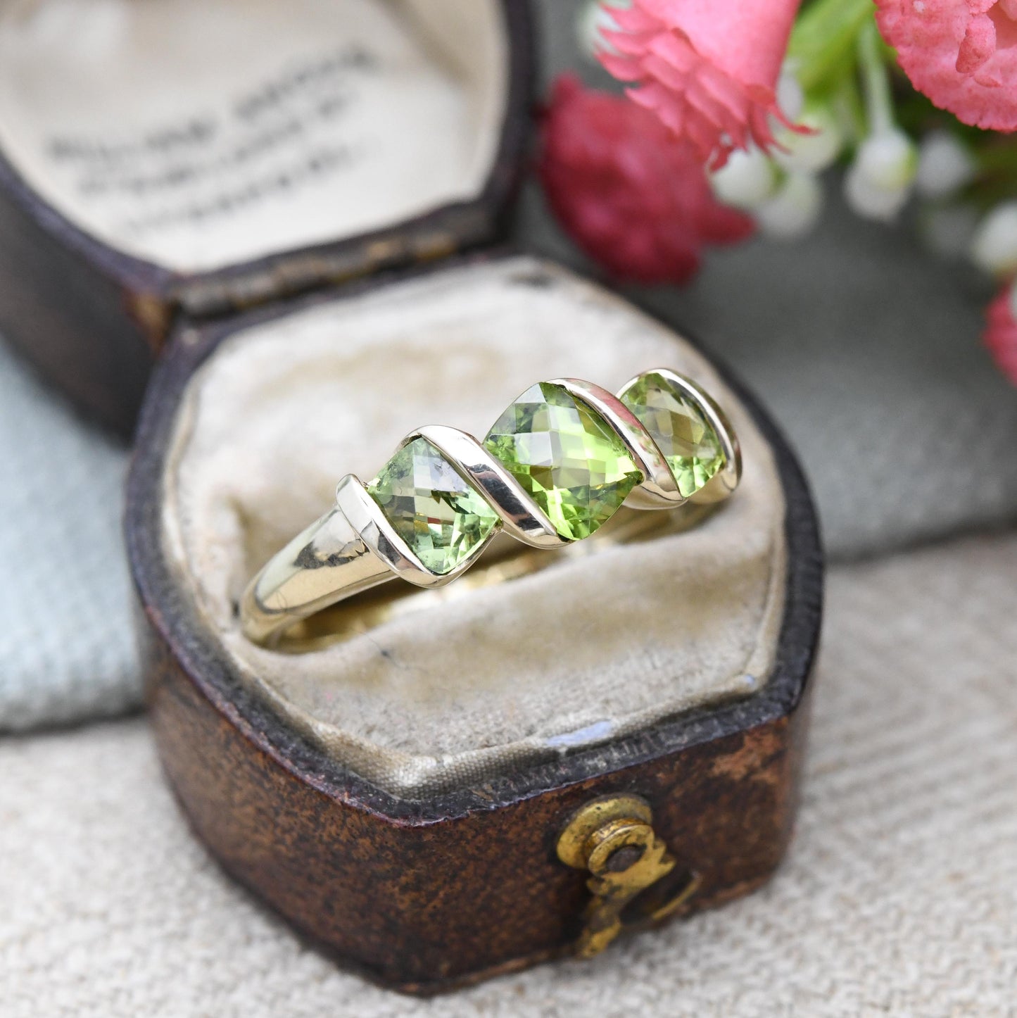 9ct Gold Peridot Three Stone Ring Twisted Bar Set - Square 3 Stone Green Gemstone Jewellery Gift for Her | UK Size - U 1/2 US Size - 10 1/4
