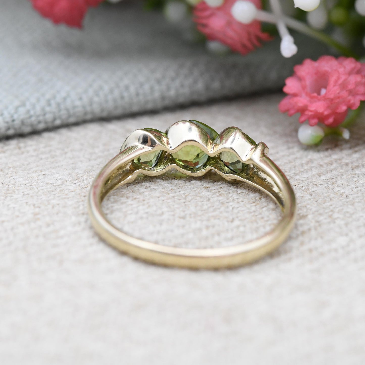 9ct Gold Peridot Three Stone Ring Twisted Bar Set - Square 3 Stone Green Gemstone Jewellery Gift for Her | UK Size - U 1/2 US Size - 10 1/4