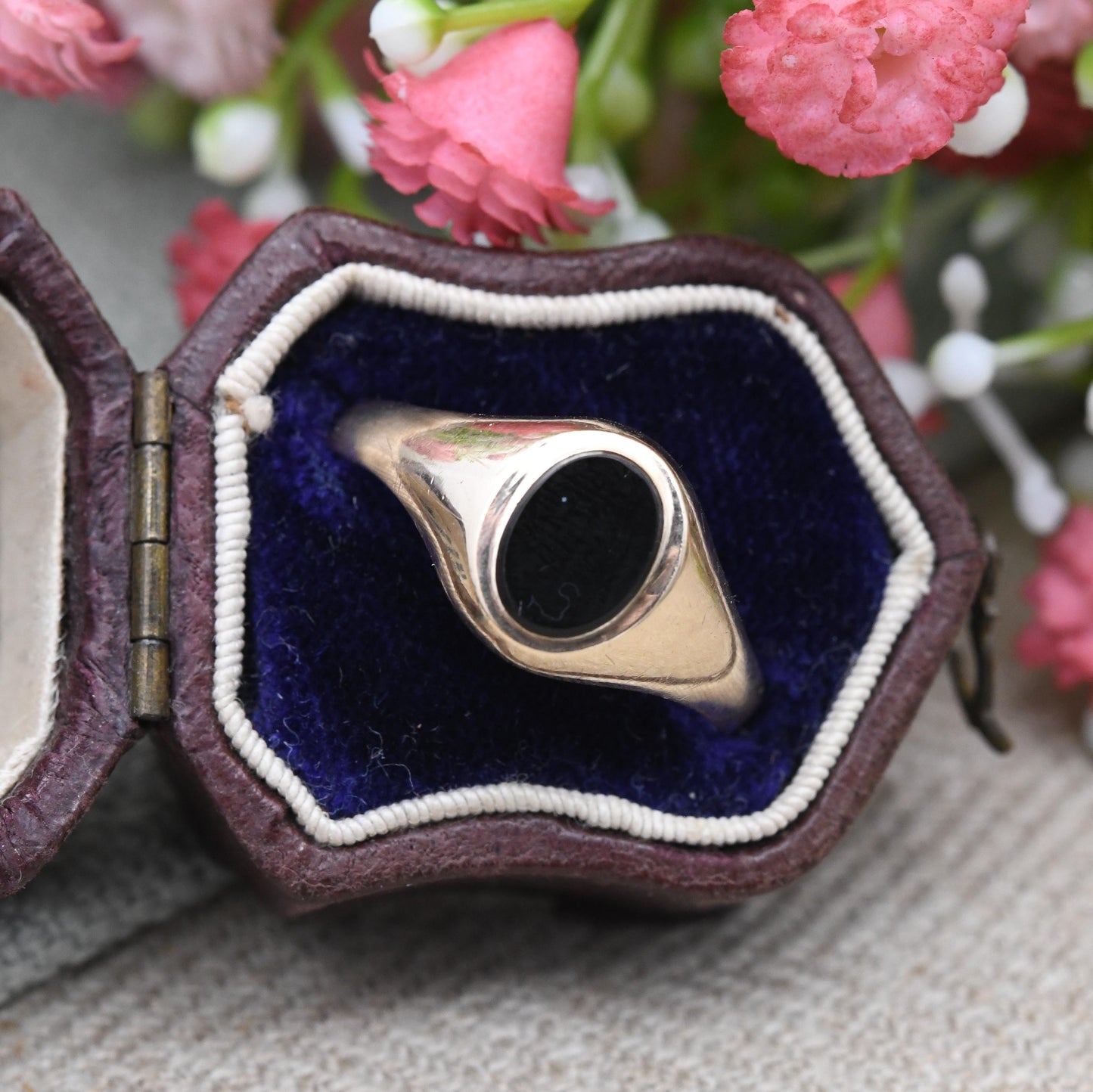 Vintage 9ct Gold Onyx Signet Ring 1979 by Fred Manshaw - Unisex Gift for Him Mid-Century Jewellery Oval Black | UK Size - P US Size - 7 3/4