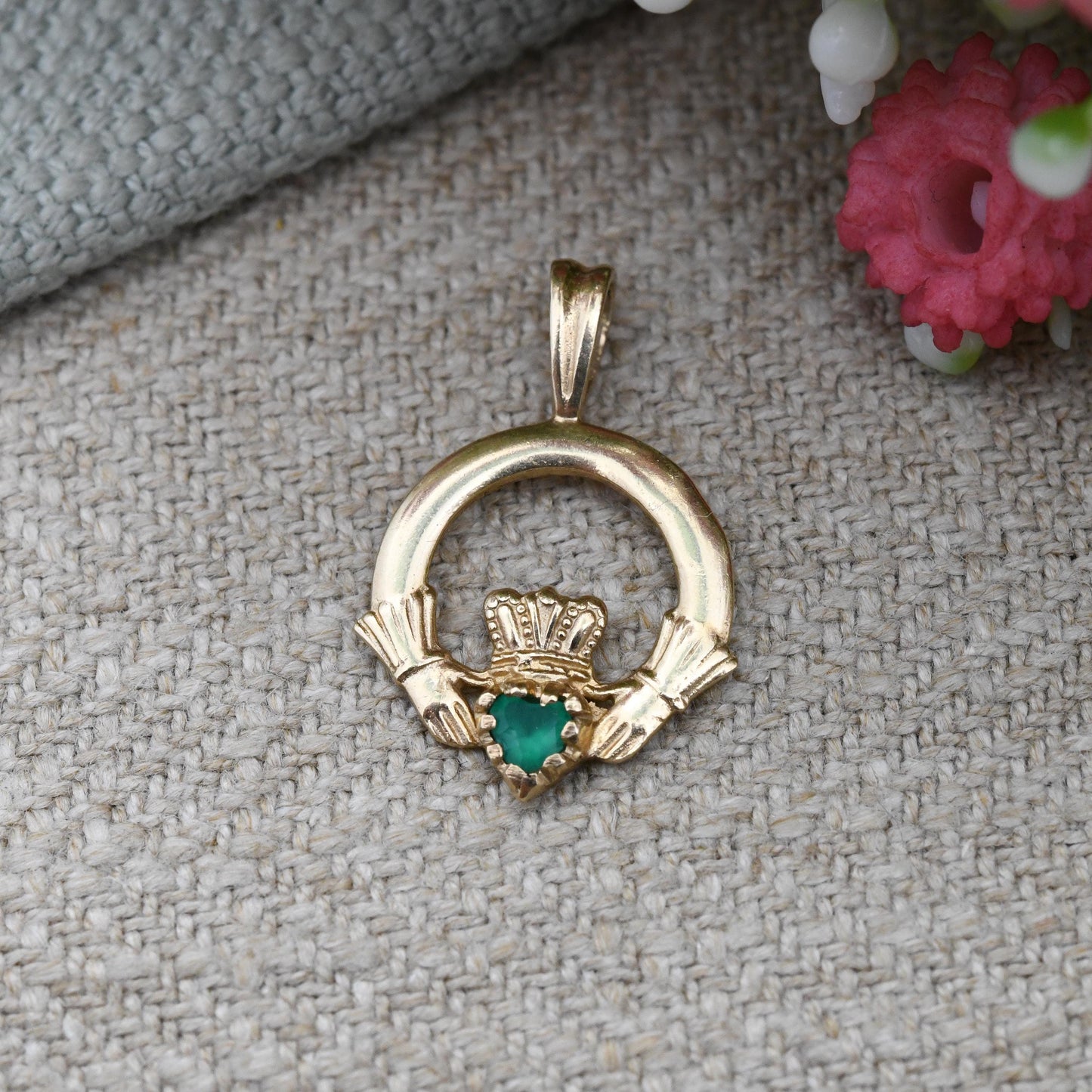 Vintage 9ct Gold Emerald Claddagh Pendant - Hands Holding Crowned Heart Irish Symbol Love Loyalty Charm for Necklace Gold Jewellery Gift