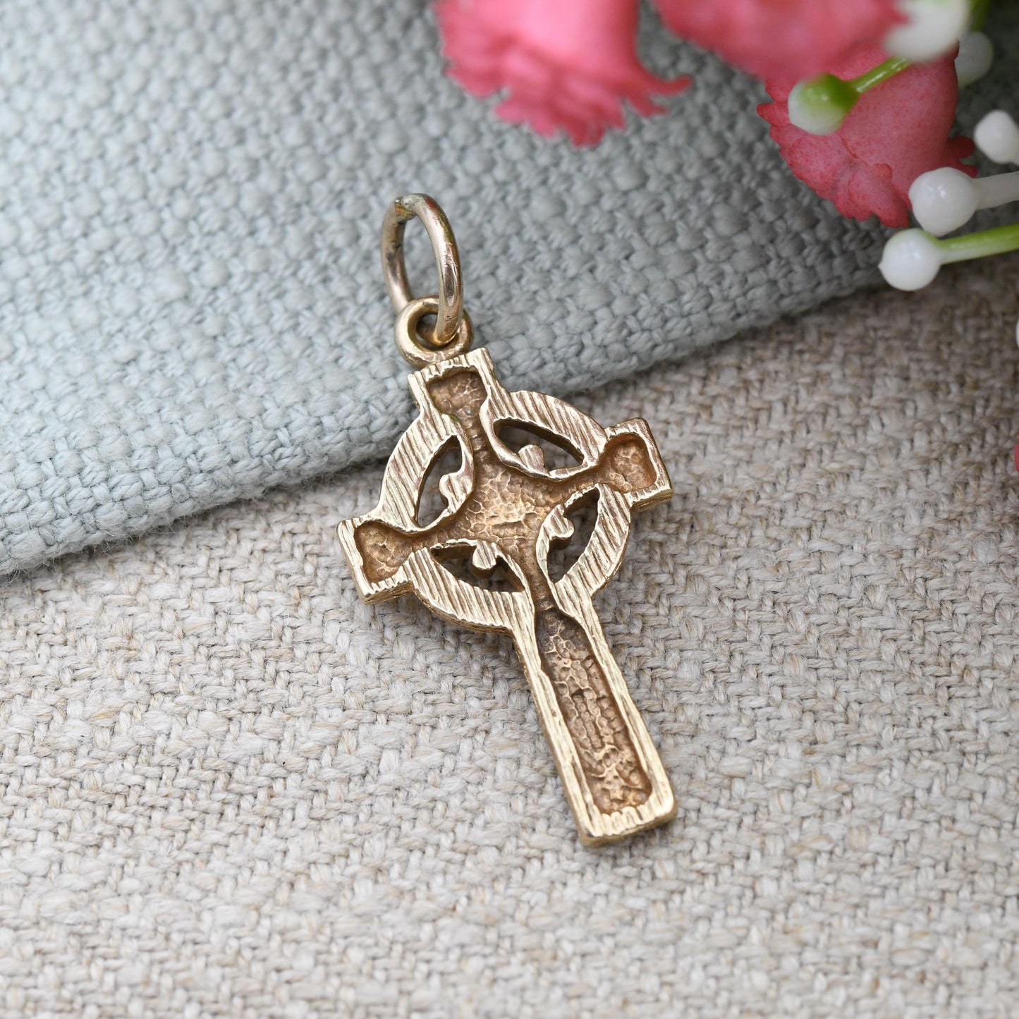 Vintage 9ct Gold Celtic Cross Pendant with Openwork Pattern - Yellow Gold Christian Religious Necklace Gift for Christening Baptism