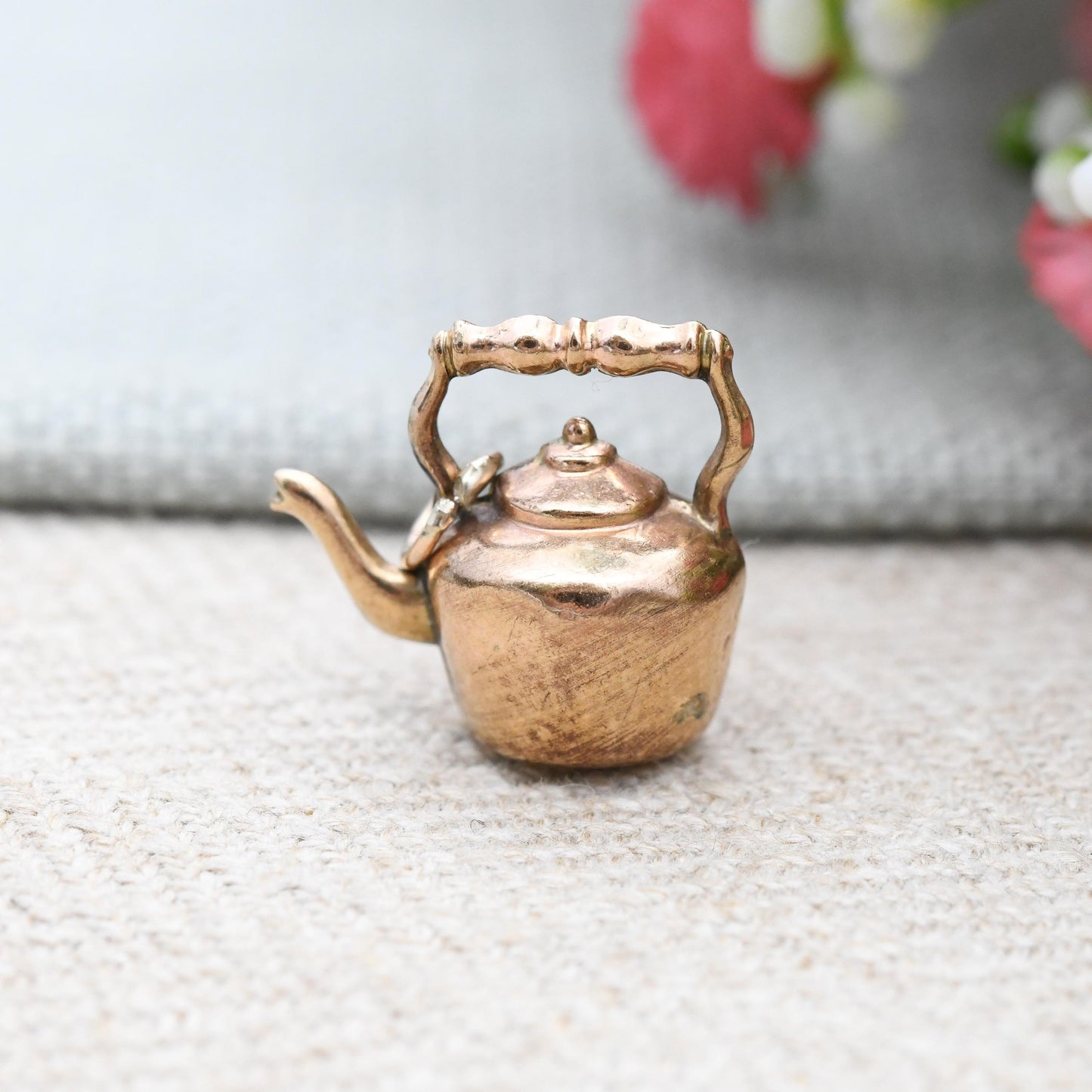 Vintage 9ct Gold Kettle Charm Pendant 1978 - Old Tea Pot Style Rose Gold Colour | Light Hollow Solid Gold Jewellery | UK Hallmarks