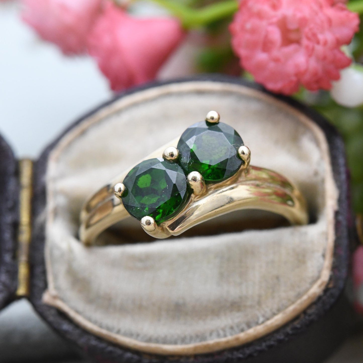 9ct Gold Toi et Moi Ring with Large Green Stones 2005 - Contemporary Cocktail Statement Gemstone Ring | UK Size - Q | US Size - 8