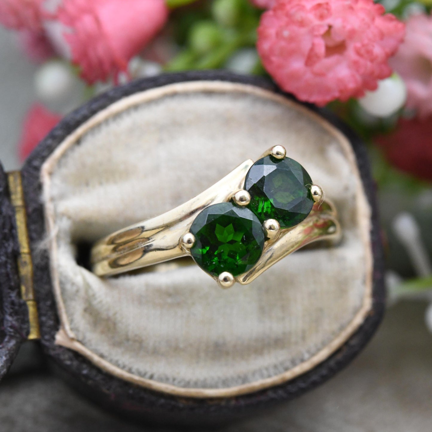 9ct Gold Toi et Moi Ring with Large Green Stones 2005 - Contemporary Cocktail Statement Gemstone Ring | UK Size - Q | US Size - 8