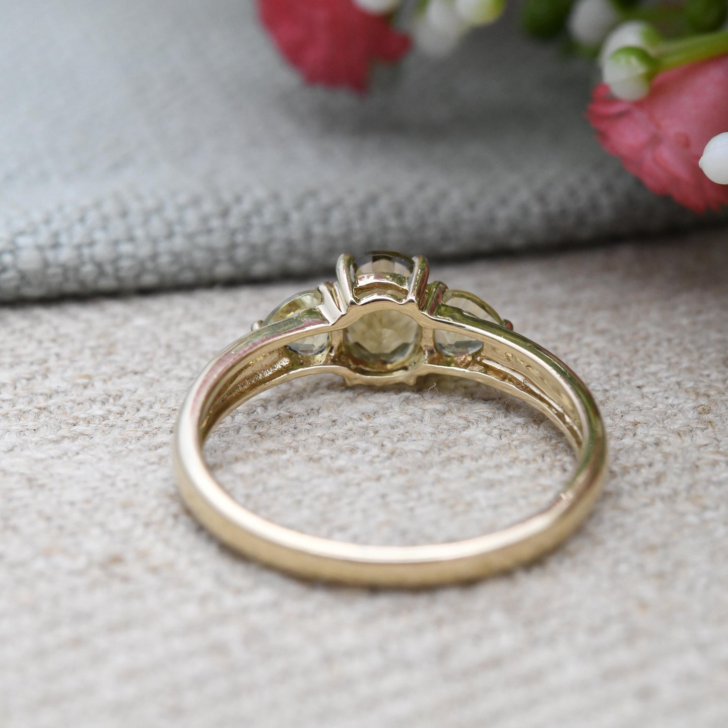 9ct Gold Citrine Ring with Heart Side Stones 2005 - Cocktail Ring Large Faceted Three Stone Jewellery | UK Size - Q 1/2 | US Size - 8 1/4
