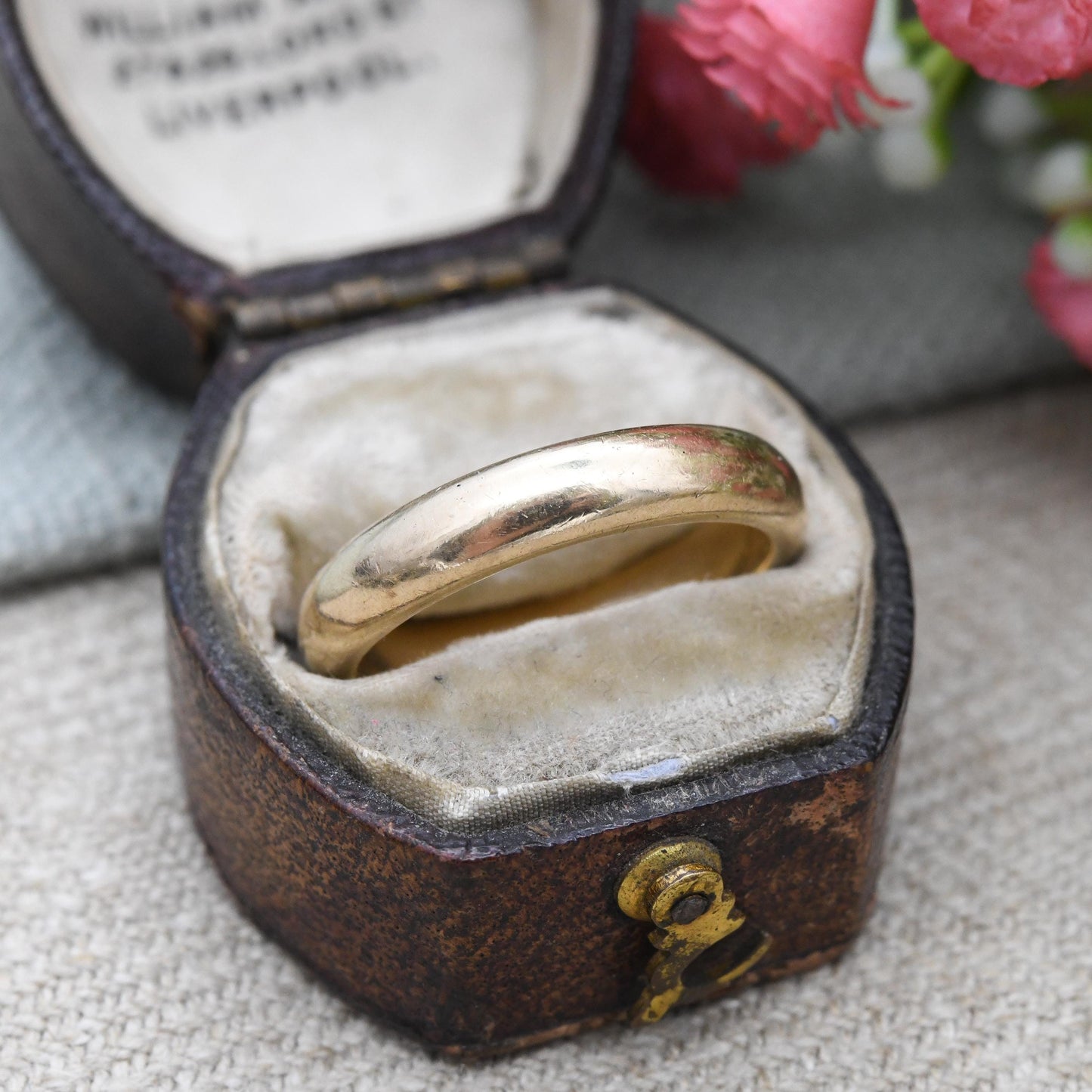 Vintage Solid 9ct Gold Band Ring - Unisex Minimalist Mid-Century Jewellery Yellow Gold Wedding Band | UK Size - O | US Size - 7 1/4