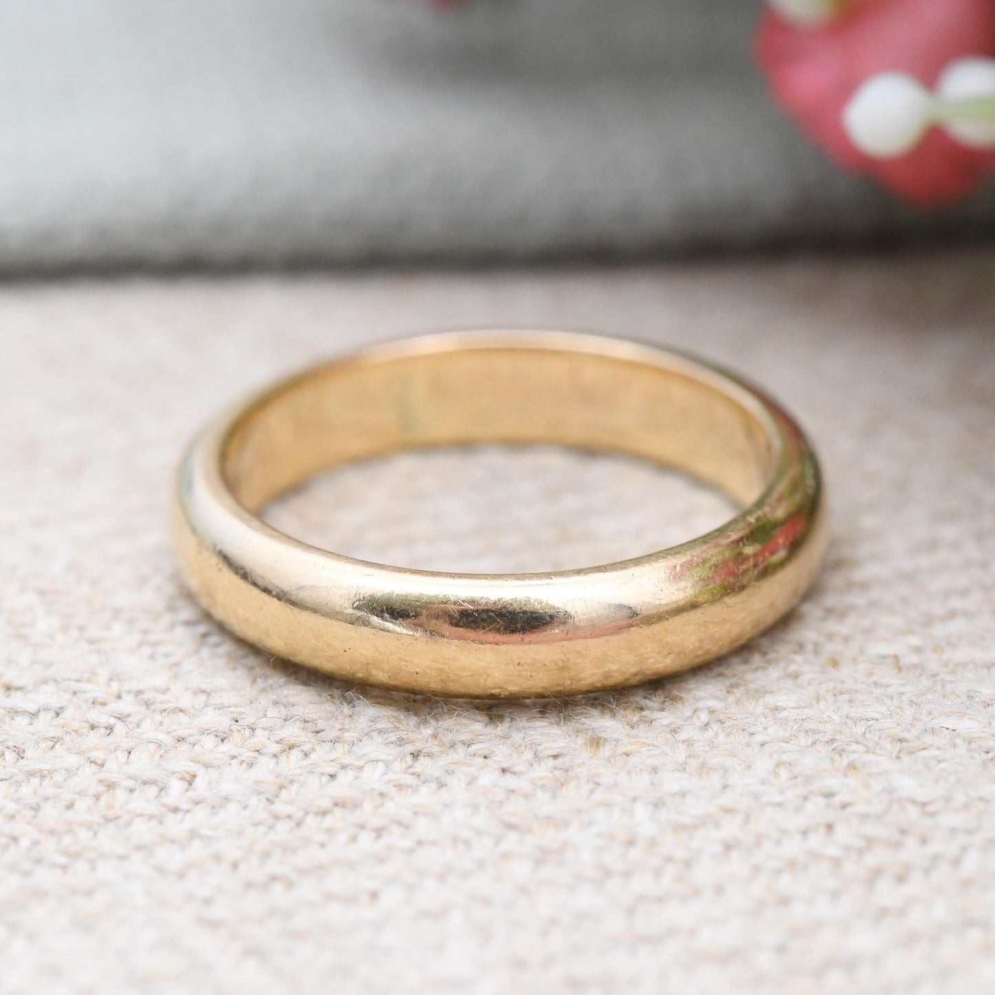 Vintage Solid 9ct Gold Band Ring - Unisex Minimalist Mid-Century Jewellery Yellow Gold Wedding Band | UK Size - O | US Size - 7 1/4