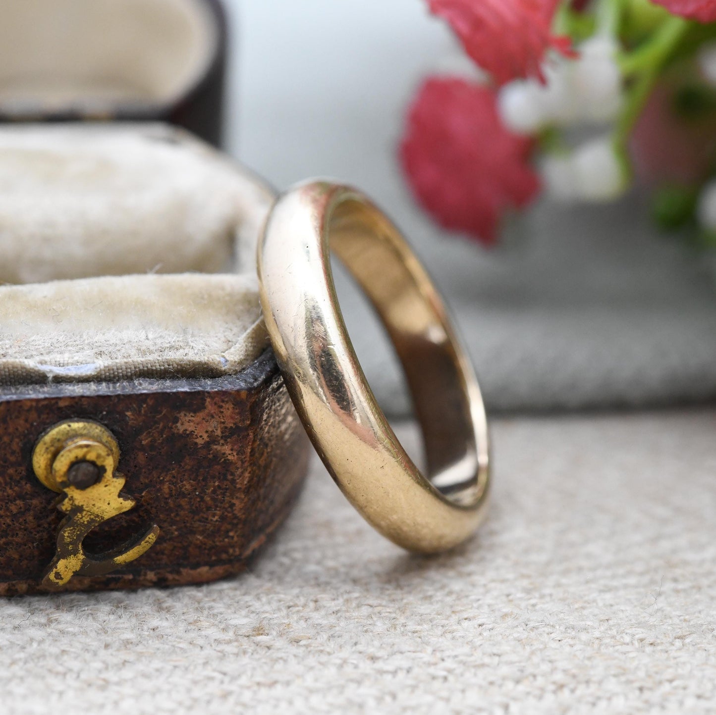 Vintage Solid 9ct Gold Band Ring - Unisex Minimalist Mid-Century Jewellery Yellow Gold Wedding Band | UK Size - O | US Size - 7 1/4
