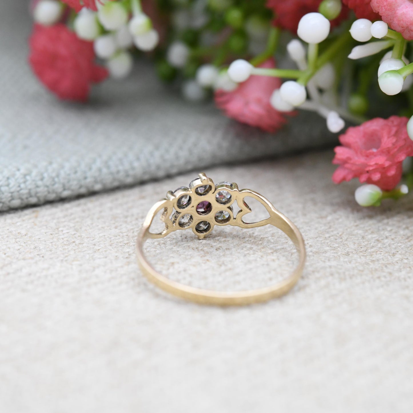 Vintage 9ct Gold Ruby Floral Cluster Ring 1996 - Delicate Cut Out Heart Shoulders Flower Shape Jewellery Gift | UK Size - M US Size - 6 1/4