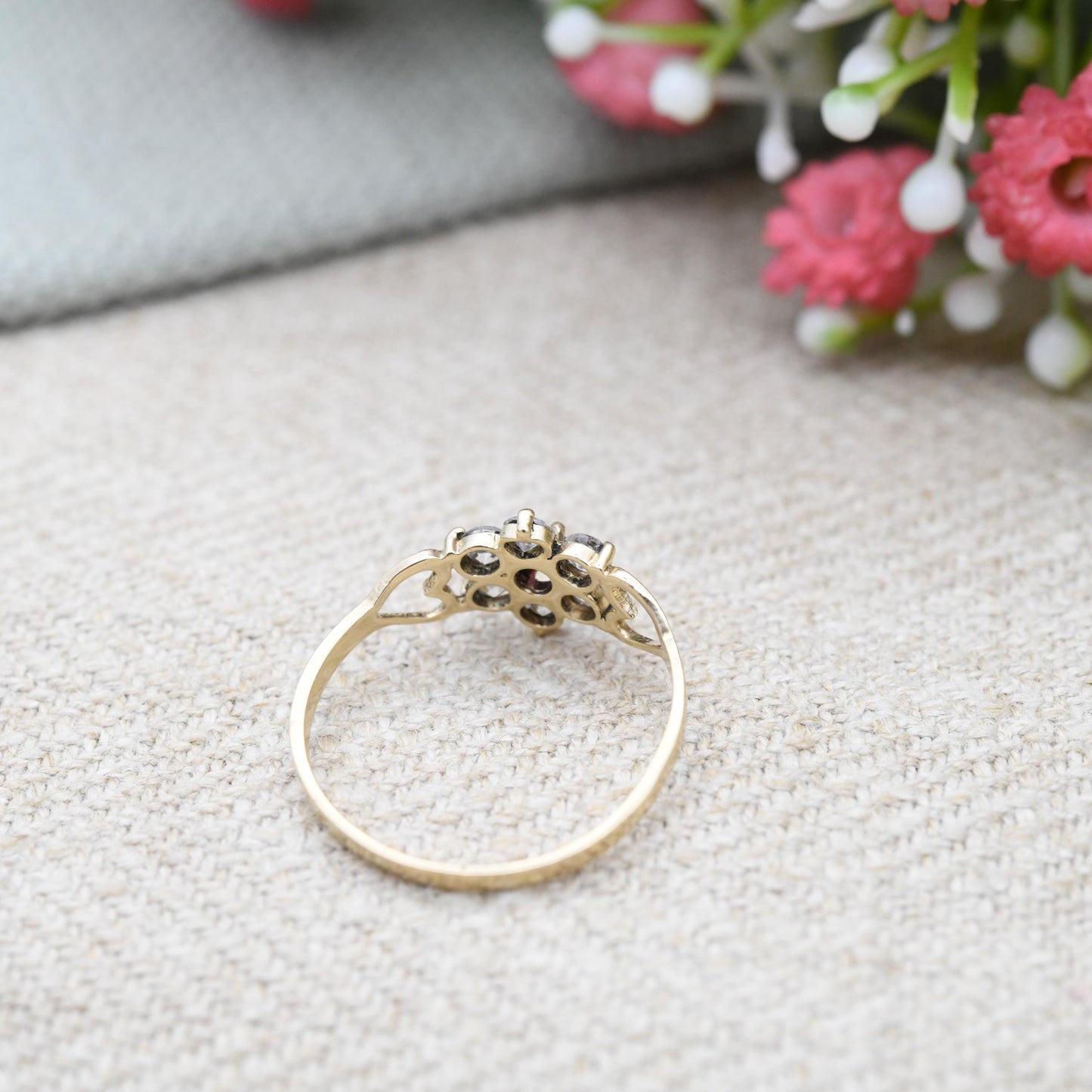 Vintage 9ct Gold Ruby Floral Cluster Ring 1996 - Delicate Cut Out Heart Shoulders Flower Shape Jewellery Gift | UK Size - M US Size - 6 1/4