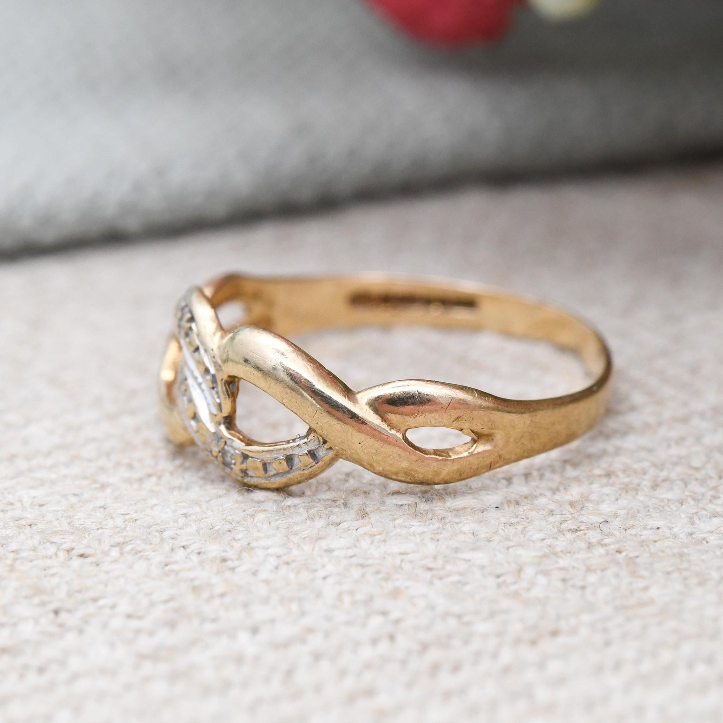 Vintage 9ct Gold Diamond Lovers Knot Ring 1994 - Crossover Knotted Band Pretty Stacking Ring Jewellery Gift | UK Size - N 1/2 | US Size - 7