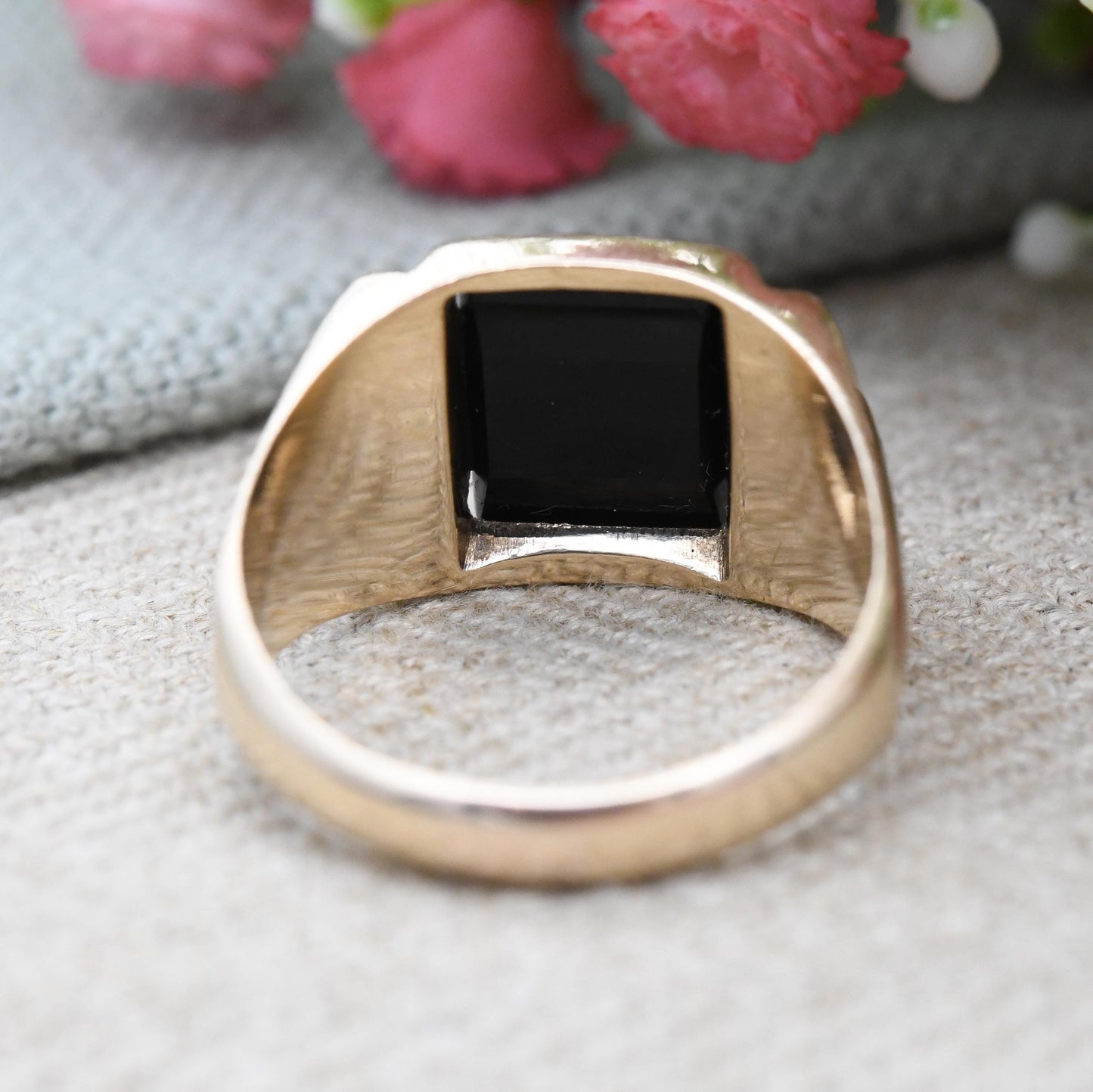 Vintage 9ct Gold Onyx Signet Ring 1964 LW&G - Solid Gold Jewellery Gift for Boyfriend Chunky Tank Style | UK Size - T 1/2 | US Size - 9 3/4