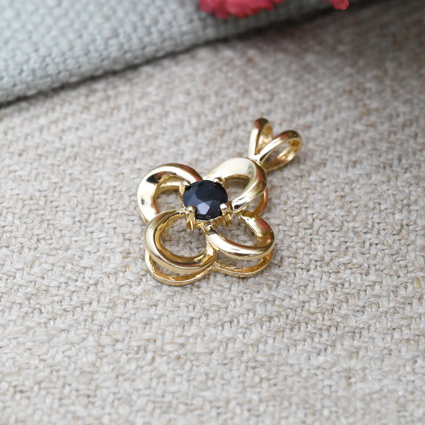 Vintage 14ct Gold Sapphire Flower Pendant - Quatrefoil Cross Shape Solitaire Gemstone | Jewellery Gift for Charm Necklace Stack