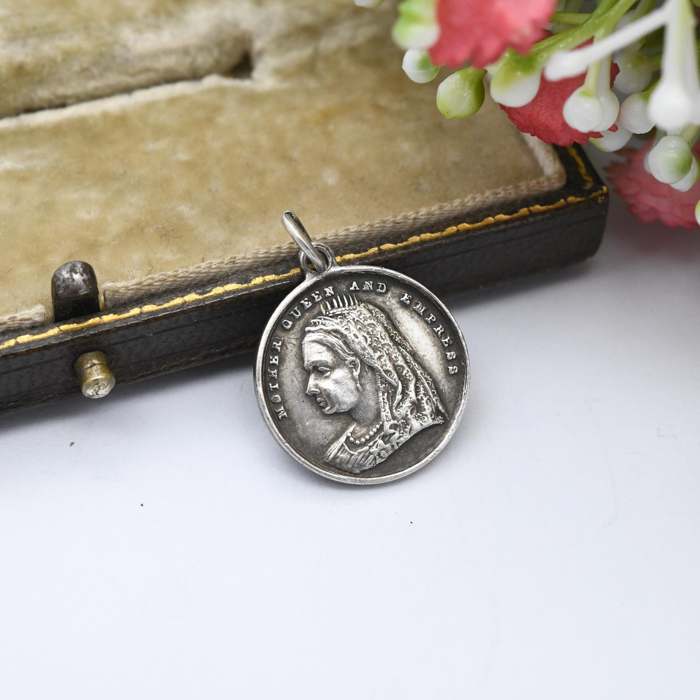 Antique Silver In Memoriam Queen Victoria Death Medal Pendant 1901 - Commemorative Mother Queen Emperor 63 Years Victorian Silver Jewellery