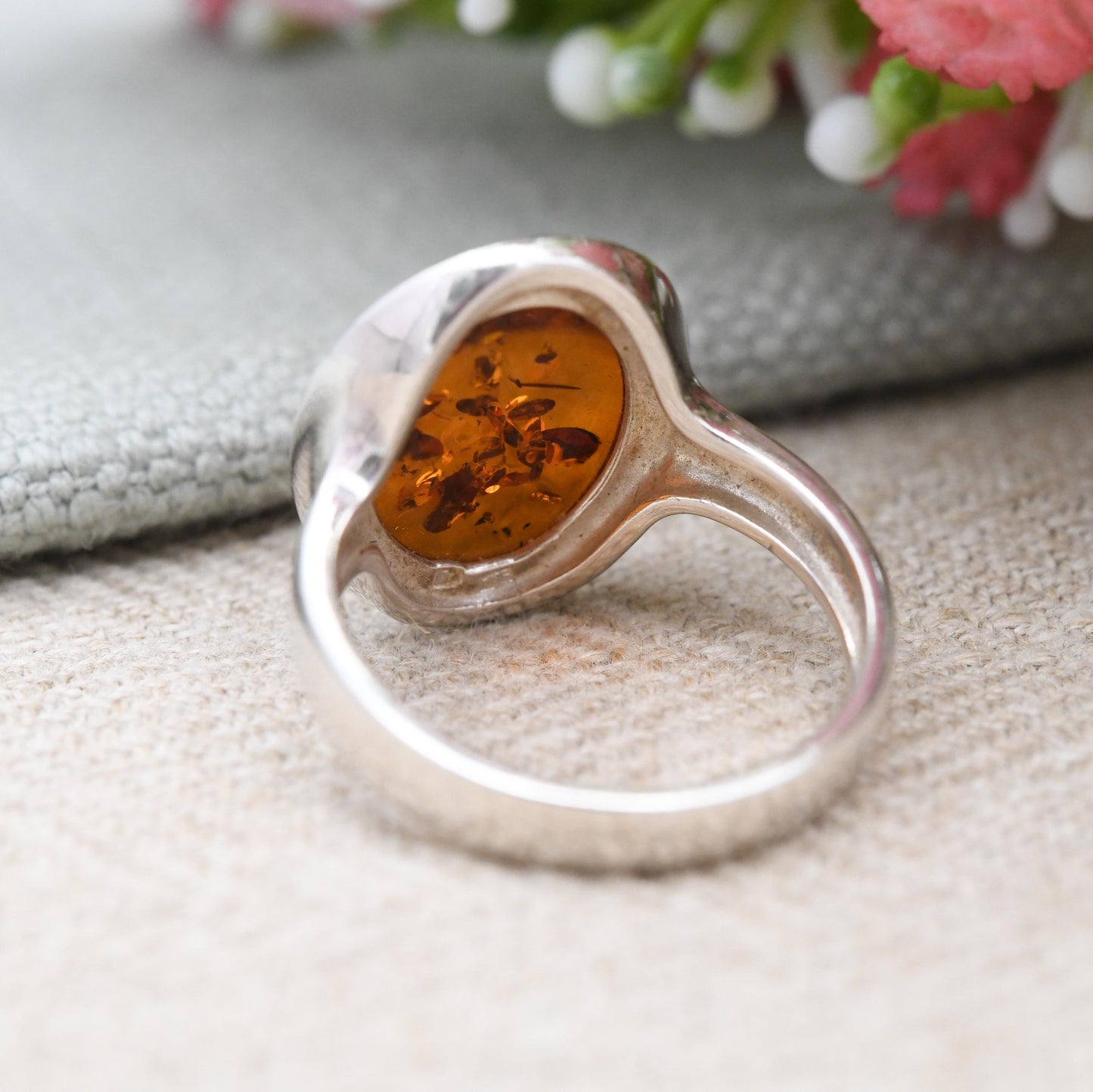 Vintage Sterling Silver Amber Ring - Pretty Unisex Minimal Design Silver Ring Large Orange Stone | UK Size - Q 1/2 | US Size - 8 1/4