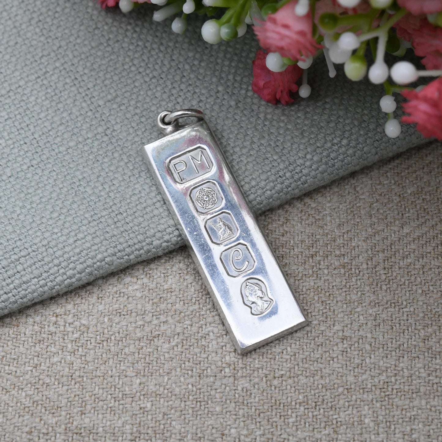 Vintage Britannia Silver Ingot Pendant 1977 by Pobjoy Mint with Queen Elizabeth II Silver Jubilee Stamp - Hallmarked in Sheffield PM