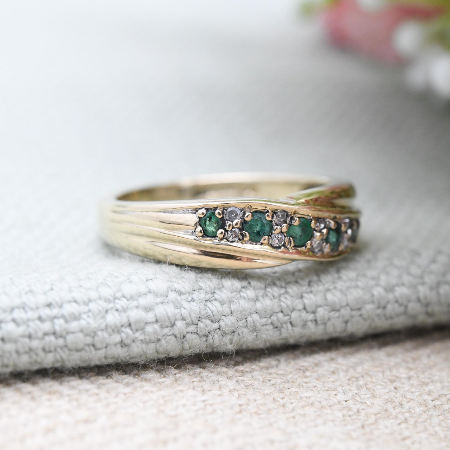 Vintage 9ct Gold Emerald and Diamond Crossover Ring 1993 - Pretty Green and Clear Gemstone Twisted Band Ring | UK Size - N | US Size - 6 3/4