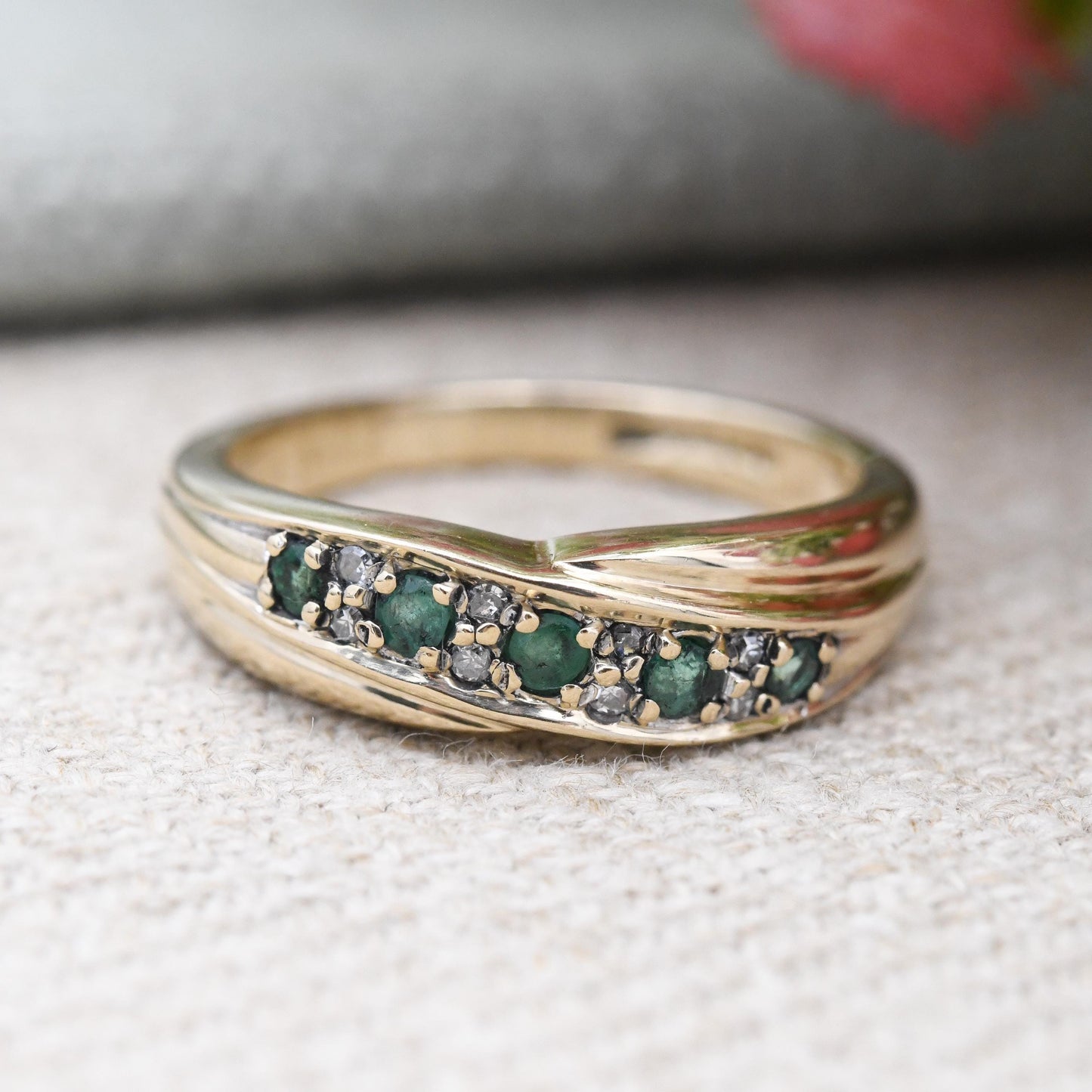 Vintage 9ct Gold Emerald and Diamond Crossover Ring 1993 - Pretty Green and Clear Gemstone Twisted Band Ring | UK Size - N | US Size - 6 3/4
