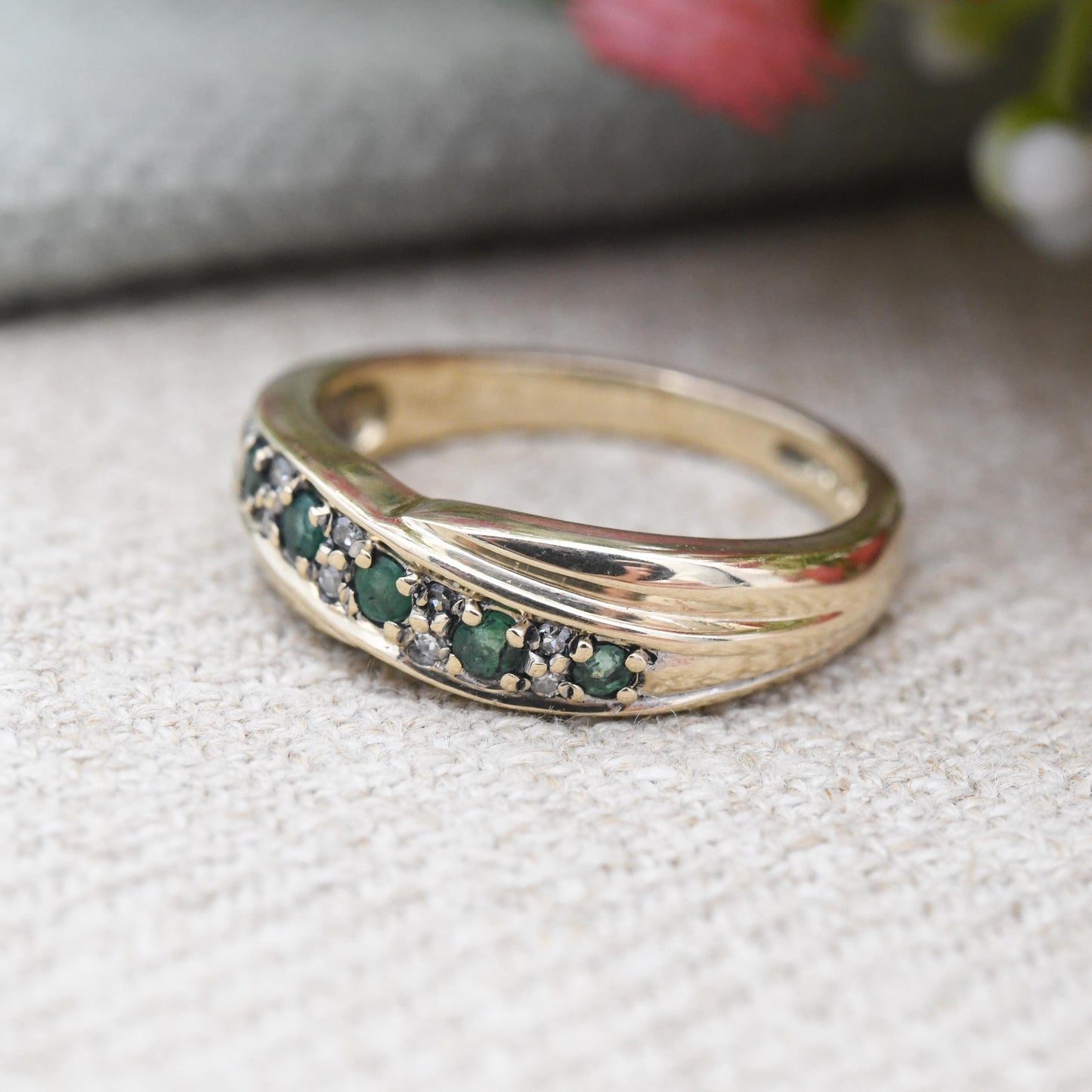 Vintage 9ct Gold Emerald and Diamond Crossover Ring 1993 - Pretty Green and Clear Gemstone Twisted Band Ring | UK Size - N | US Size - 6 3/4