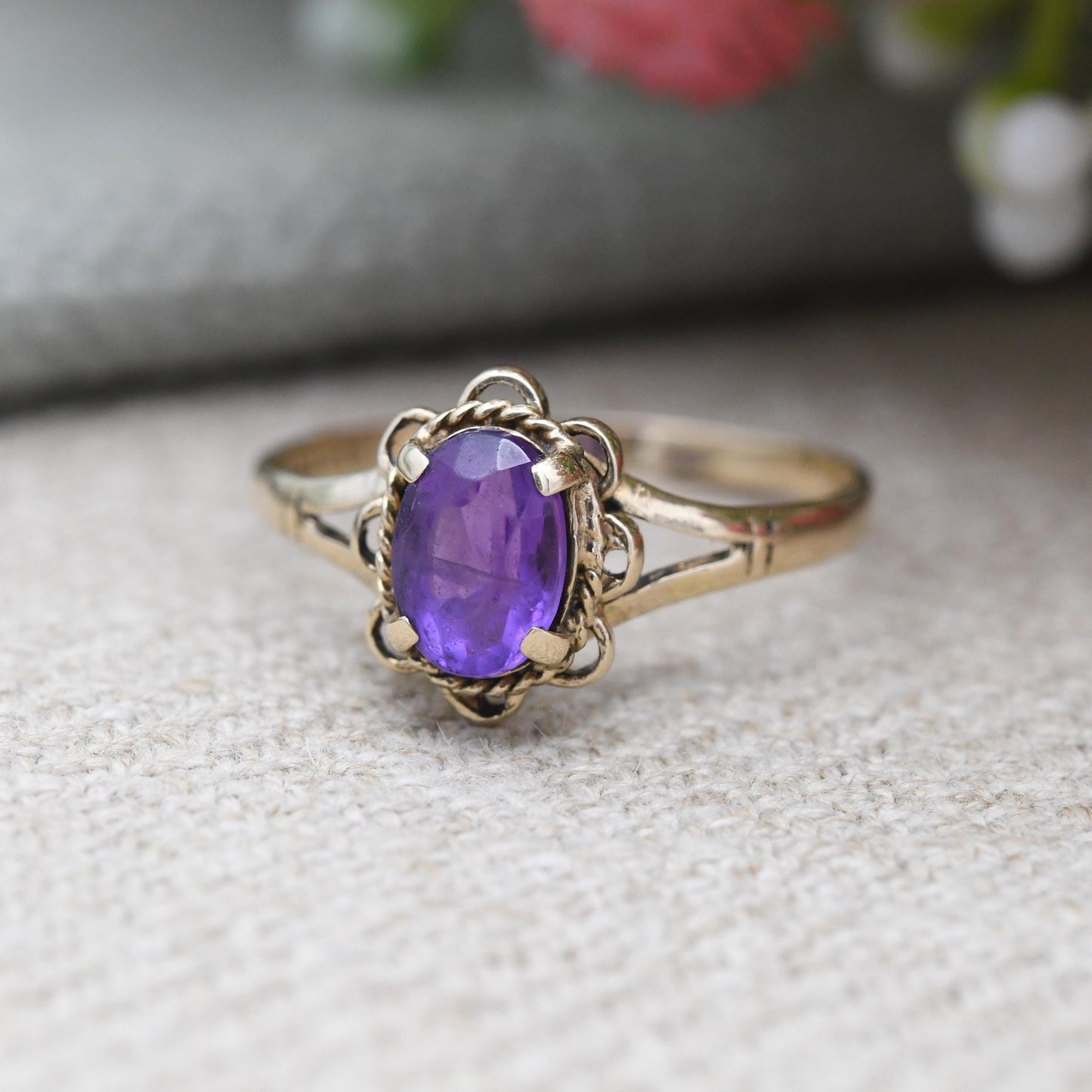 Vintage 9ct Gold Amethyst Solitaire Flower Ring 1986 - Floral Petal Design Purple Stone 1980s | UK Size - N 1/2 | US Size - 7