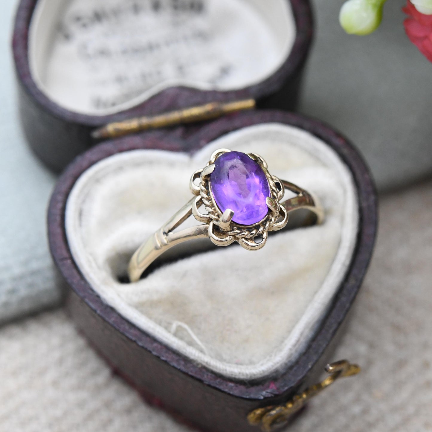 Vintage 9ct Gold Amethyst Solitaire Flower Ring 1986 - Floral Petal Design Purple Stone 1980s | UK Size - N 1/2 | US Size - 7