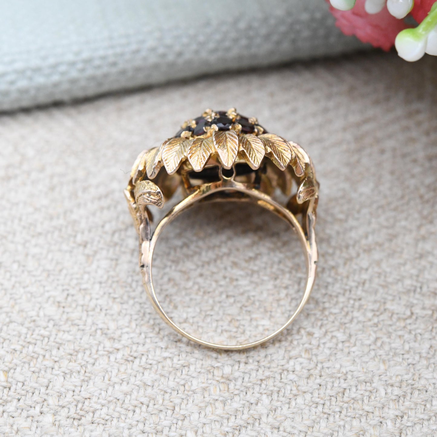 Vintage 9ct Gold Garnet Flower Ring c. 1960s - Large Statement Cocktail Mid-Century Sunflower Textured Petals | UK Size - L US Size - 5 3/4