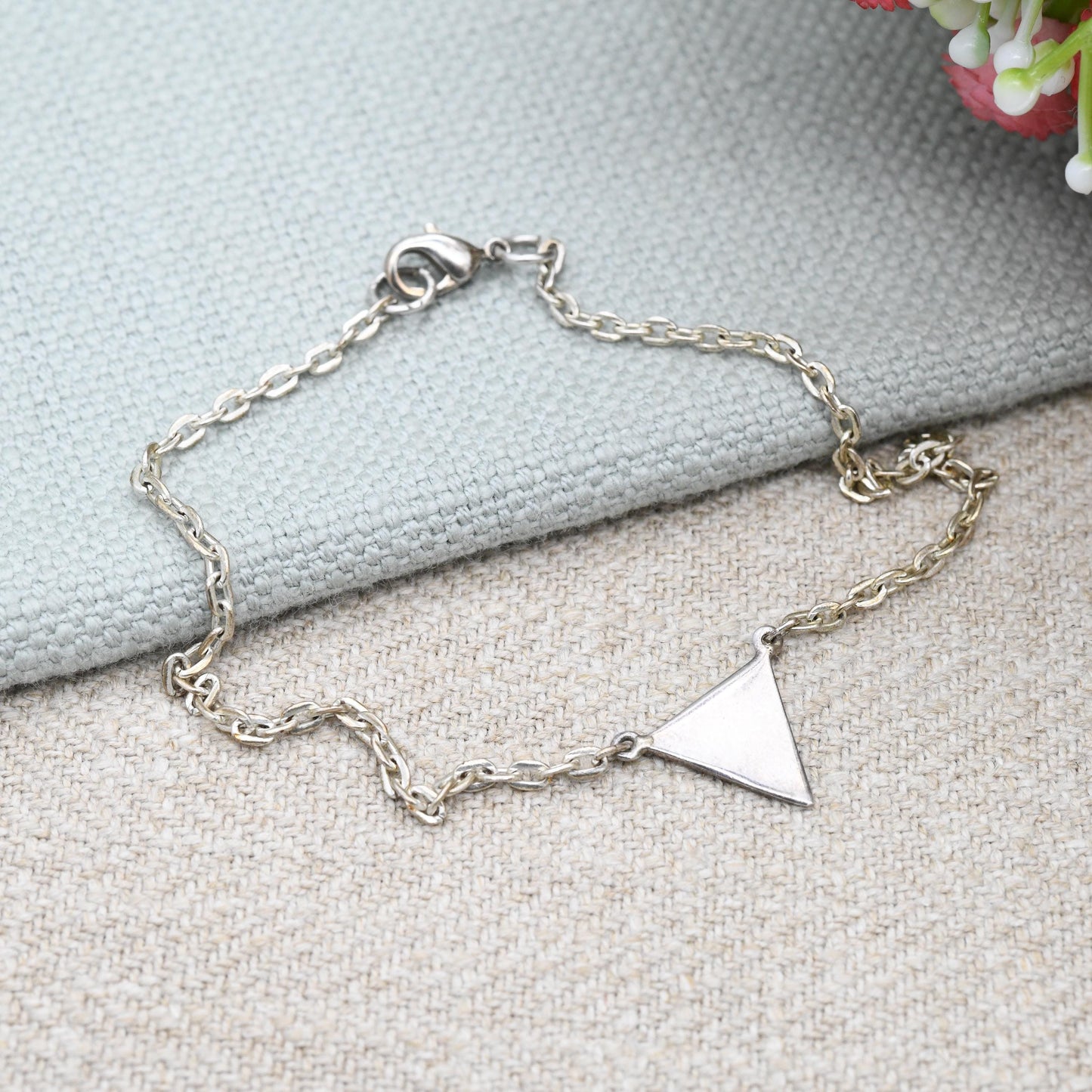 Chain Bracelet with Sterling Silver Triangle Integrated - Geometric Arrow Shape Charm Cable Links | Minimal Silver Jewellery | 20.5cm