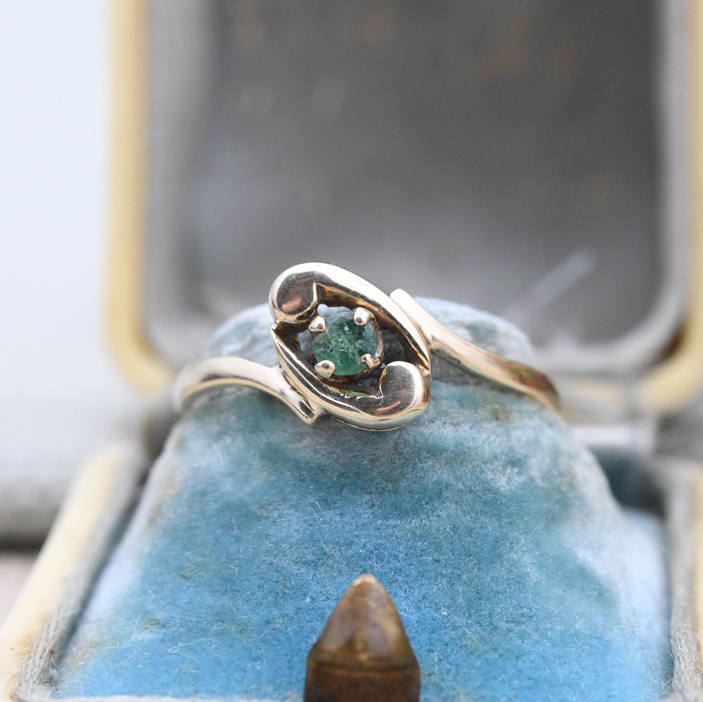 Vintage 9ct Gold Emerald Twist Ring 1992 - Green Solitaire | May Birthstone Birthday Jewellery Gift for Her | UK Size - N | US Size - 6 3/4