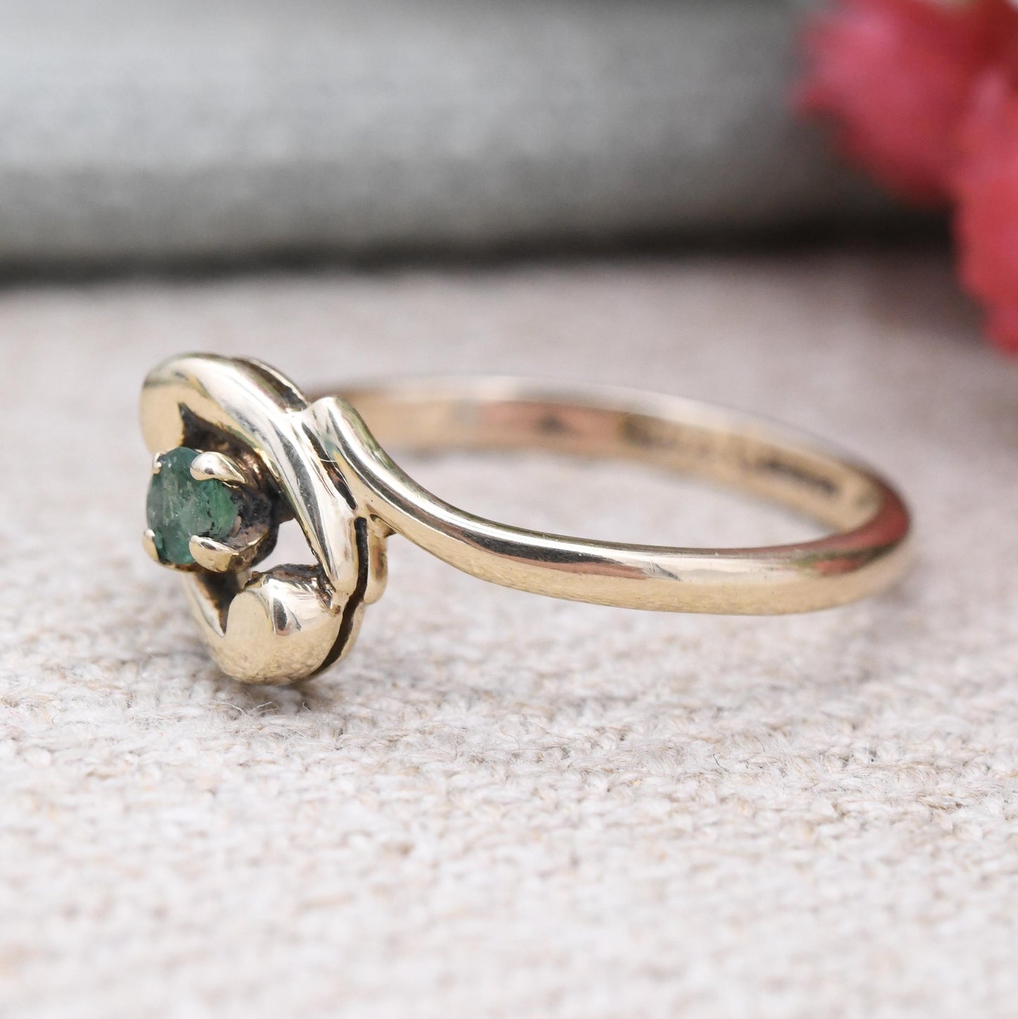 Vintage 9ct Gold Emerald Twist Ring 1992 - Green Solitaire | May Birthstone Birthday Jewellery Gift for Her | UK Size - N | US Size - 6 3/4