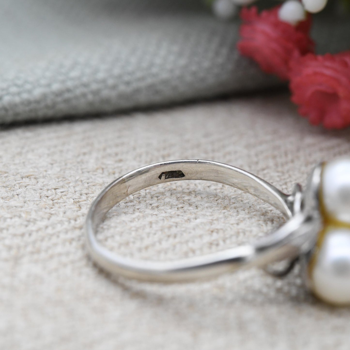Vintage Silver Toi et Moi Pearl Ring - Large Double White Pearl Bypass Ring | Mid-Century Leaf Texture | UK Size - P | US Size - 7 3/4