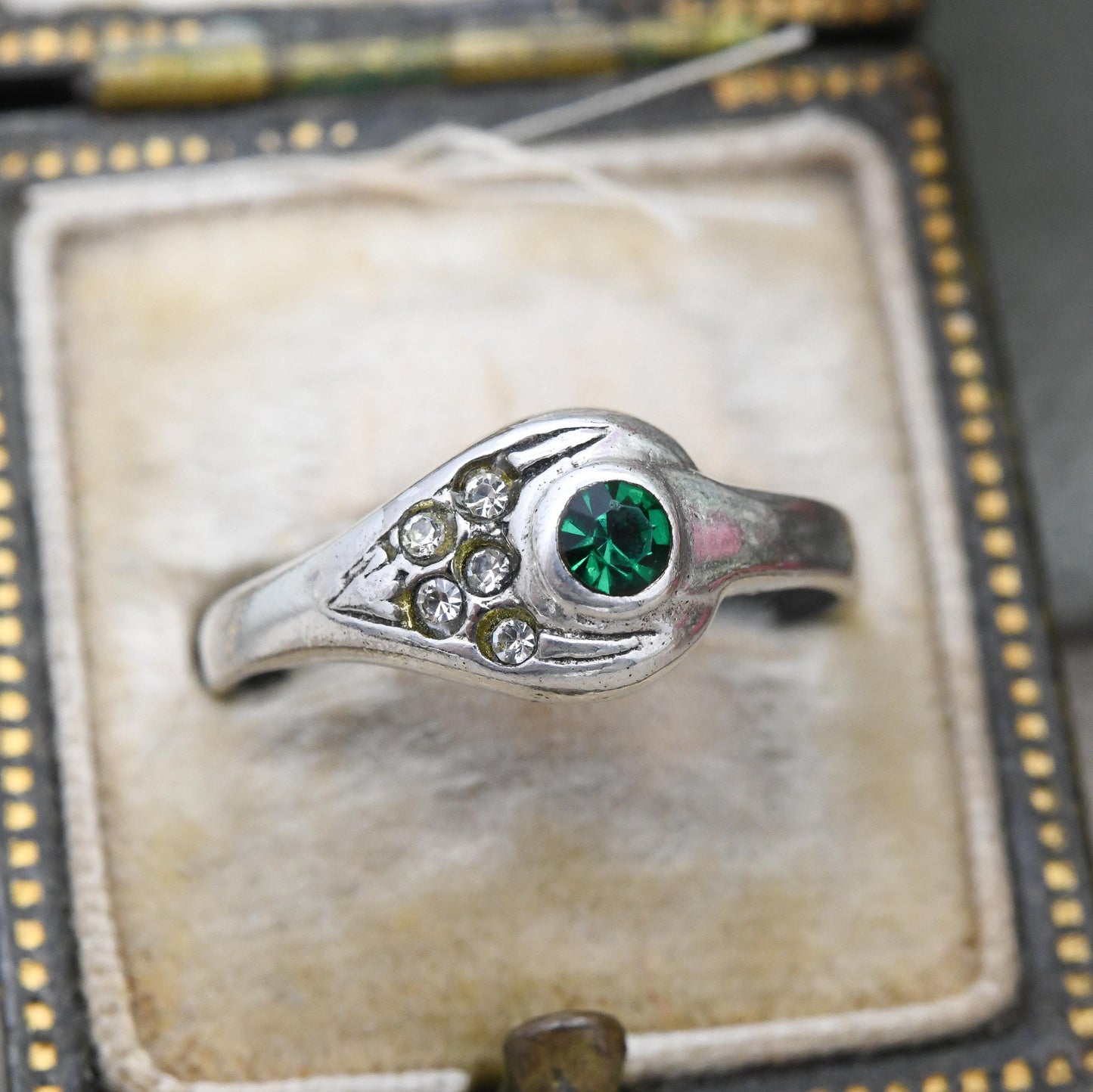 Vintage Sterling Silver Green Stone Statement Ring - Off-Centre Crossover Style | Made in Italy | UK Size - N | US Size - 6 3/4