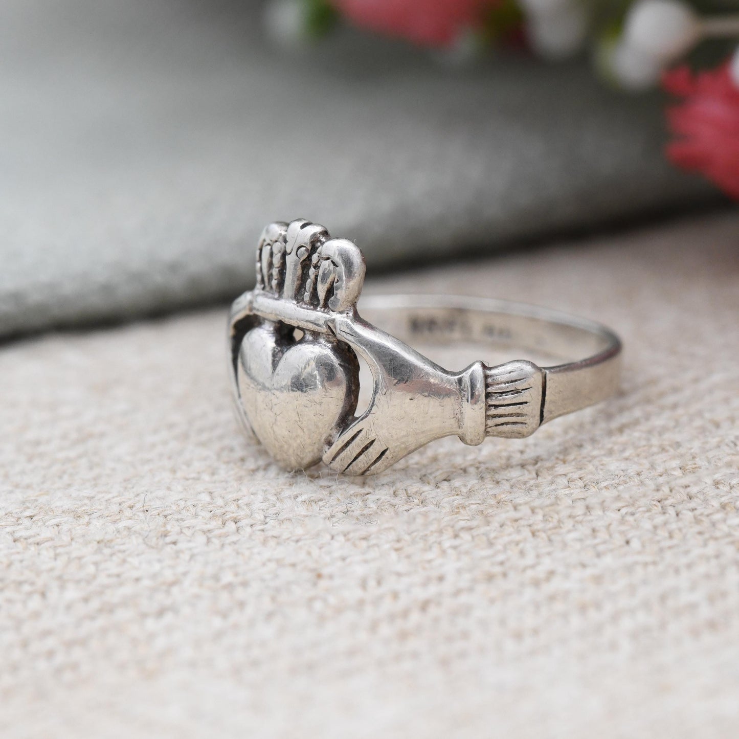 Vintage Irish Sterling Silver Claddagh Ring 1984 - Dublin Hallmarks Made in Ireland Symbol Hands Holding Heart Ring | UK Size - O US - 7 1/4