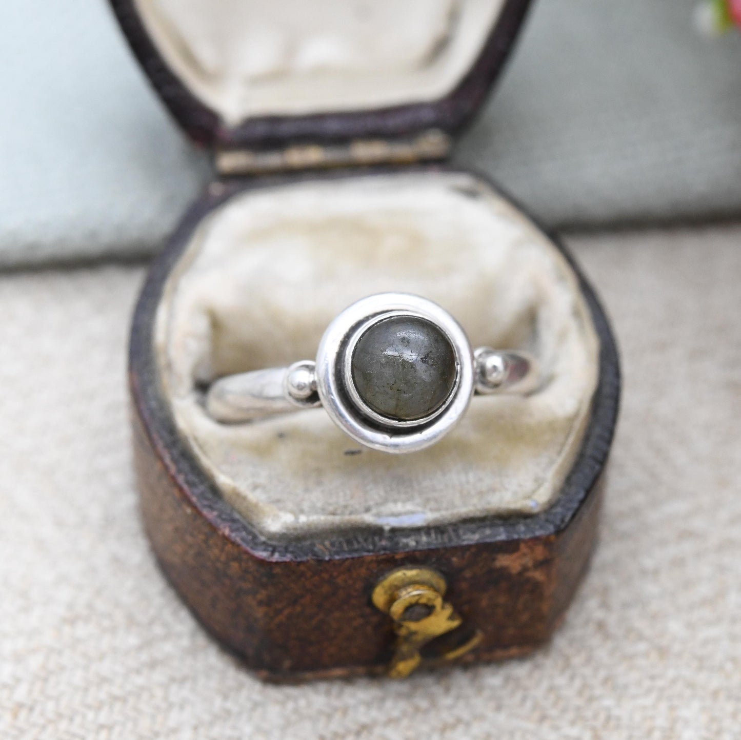 Vintage Sterling Silver Labradorite Ring - Minimal Design Ball Accent | Round Cabochon Stone Blue Flash | UK Size - Q 1/2 | US Size - 8 1/2